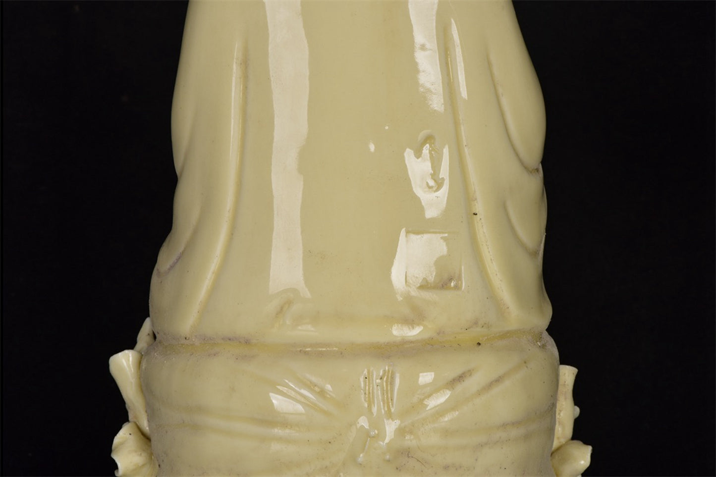 Chinese antique white porcelain sitting lotus Guanyin