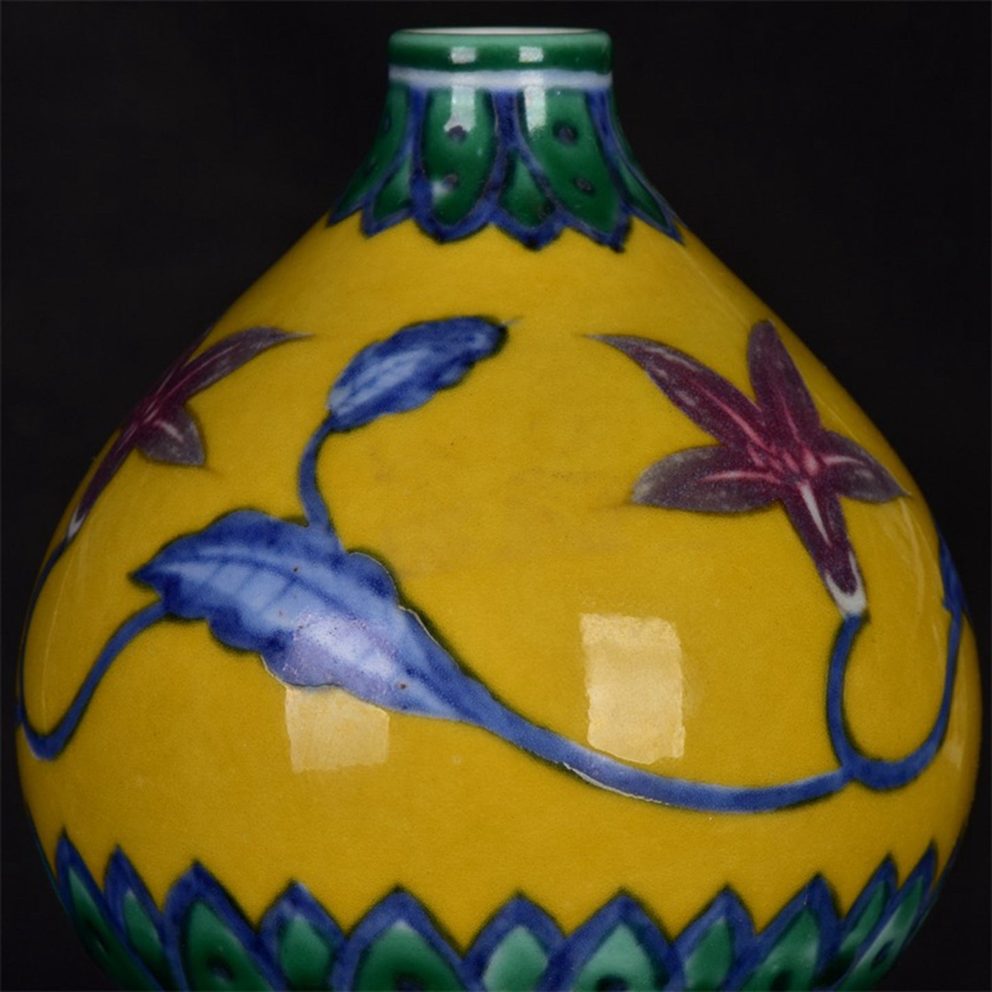 Chinese antique yellow glazed doucai morning glory flower patterned gourd vase