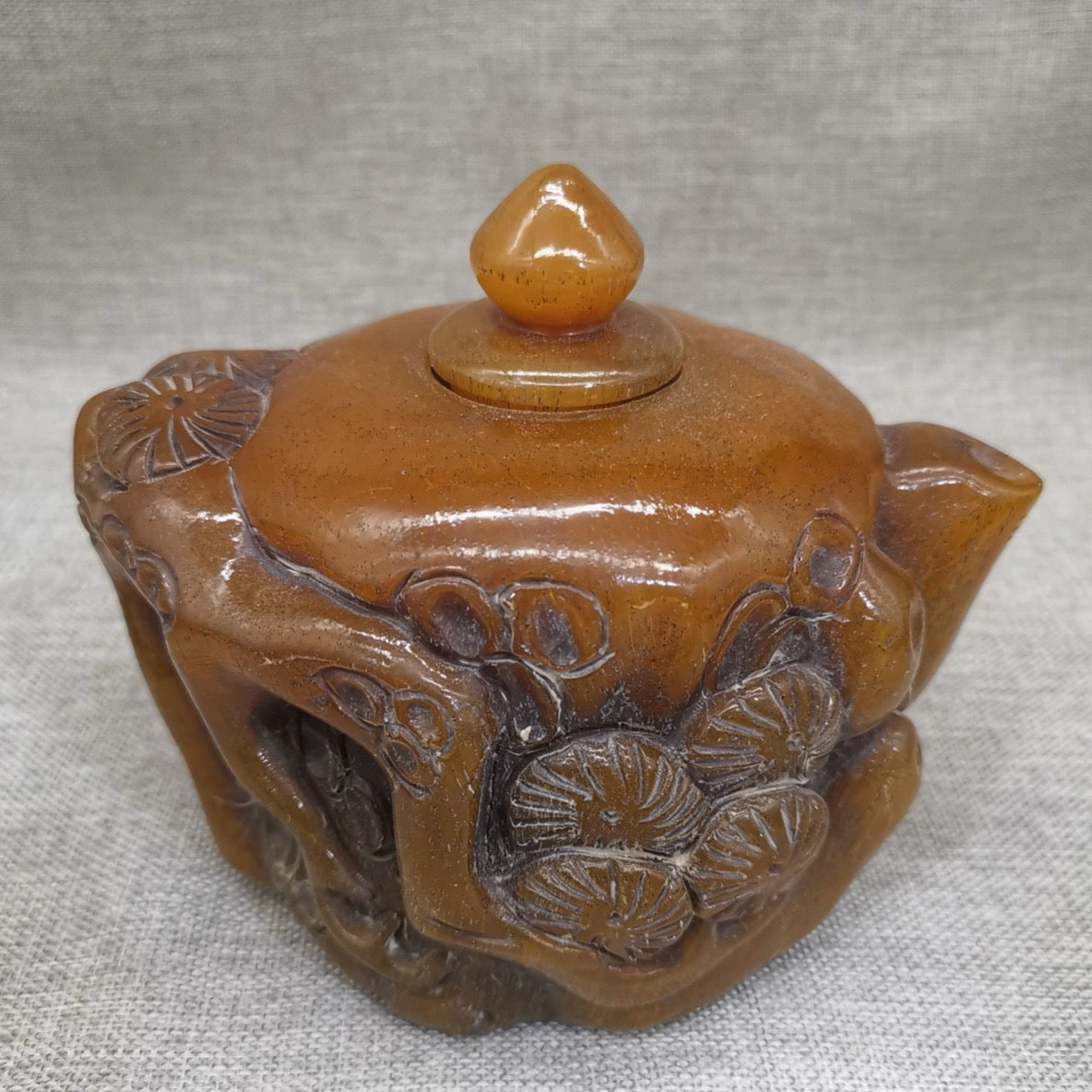Cowhorn teapot