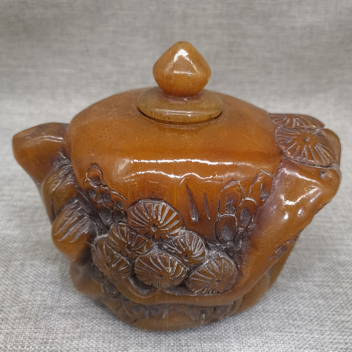 Cowhorn teapot