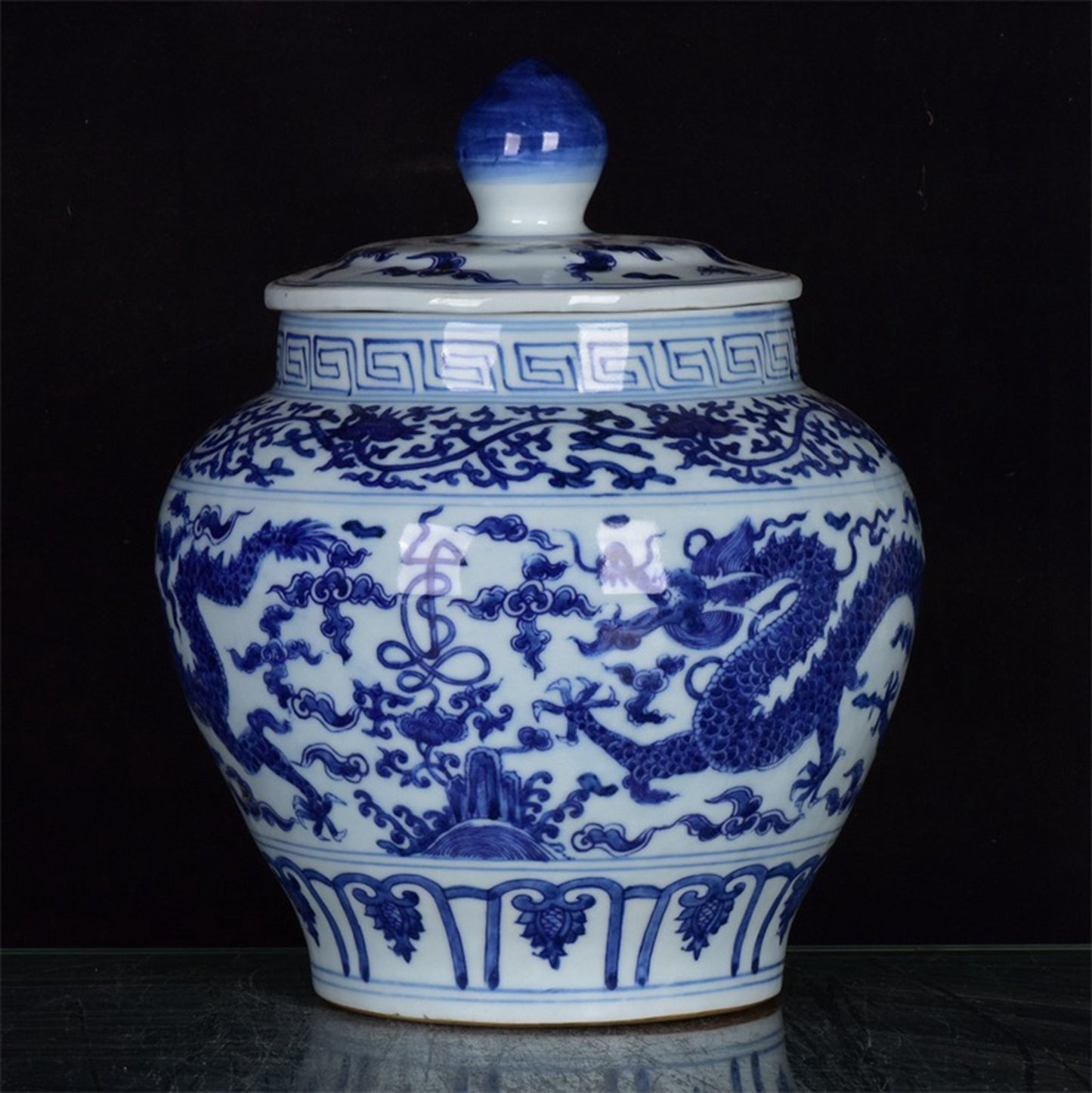 Chinese antique blue and white auspicious cloud dragon patterned lid jar