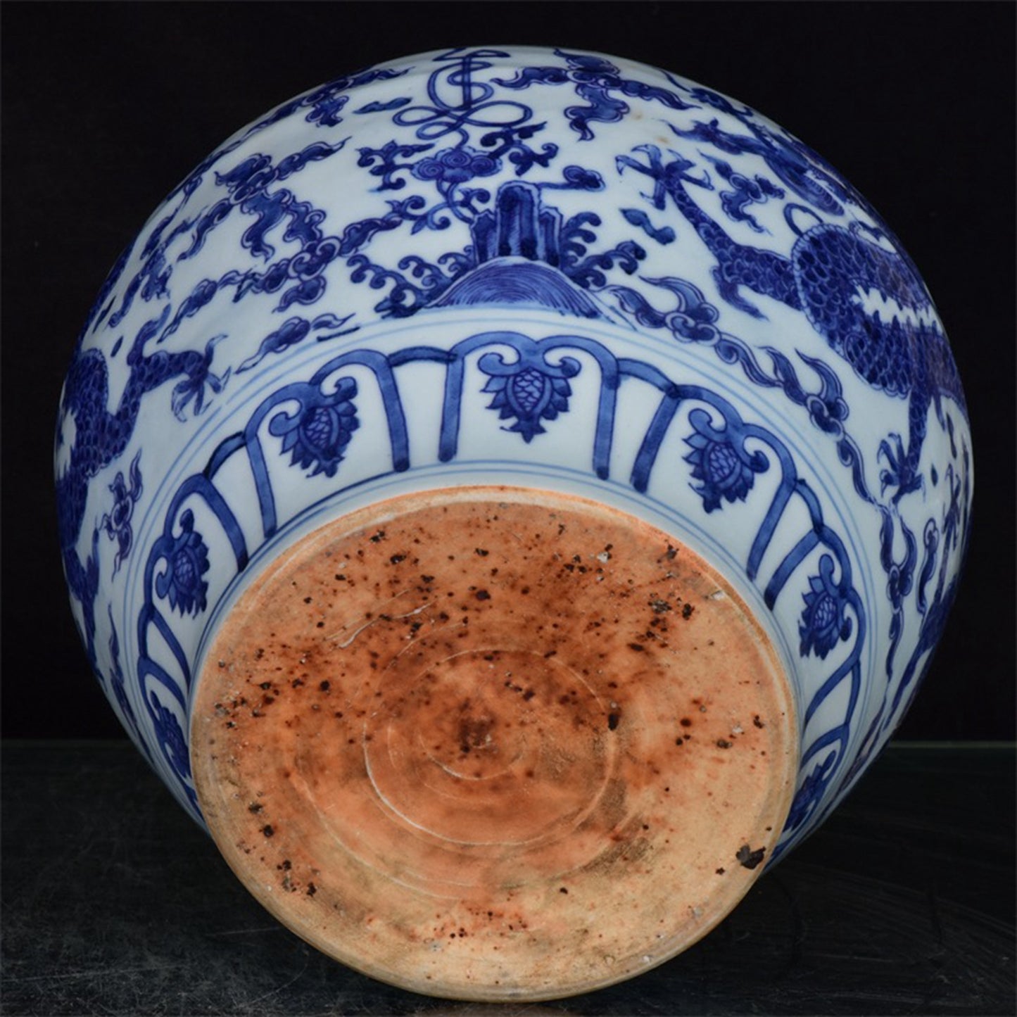 Chinese antique blue and white auspicious cloud dragon patterned lid jar