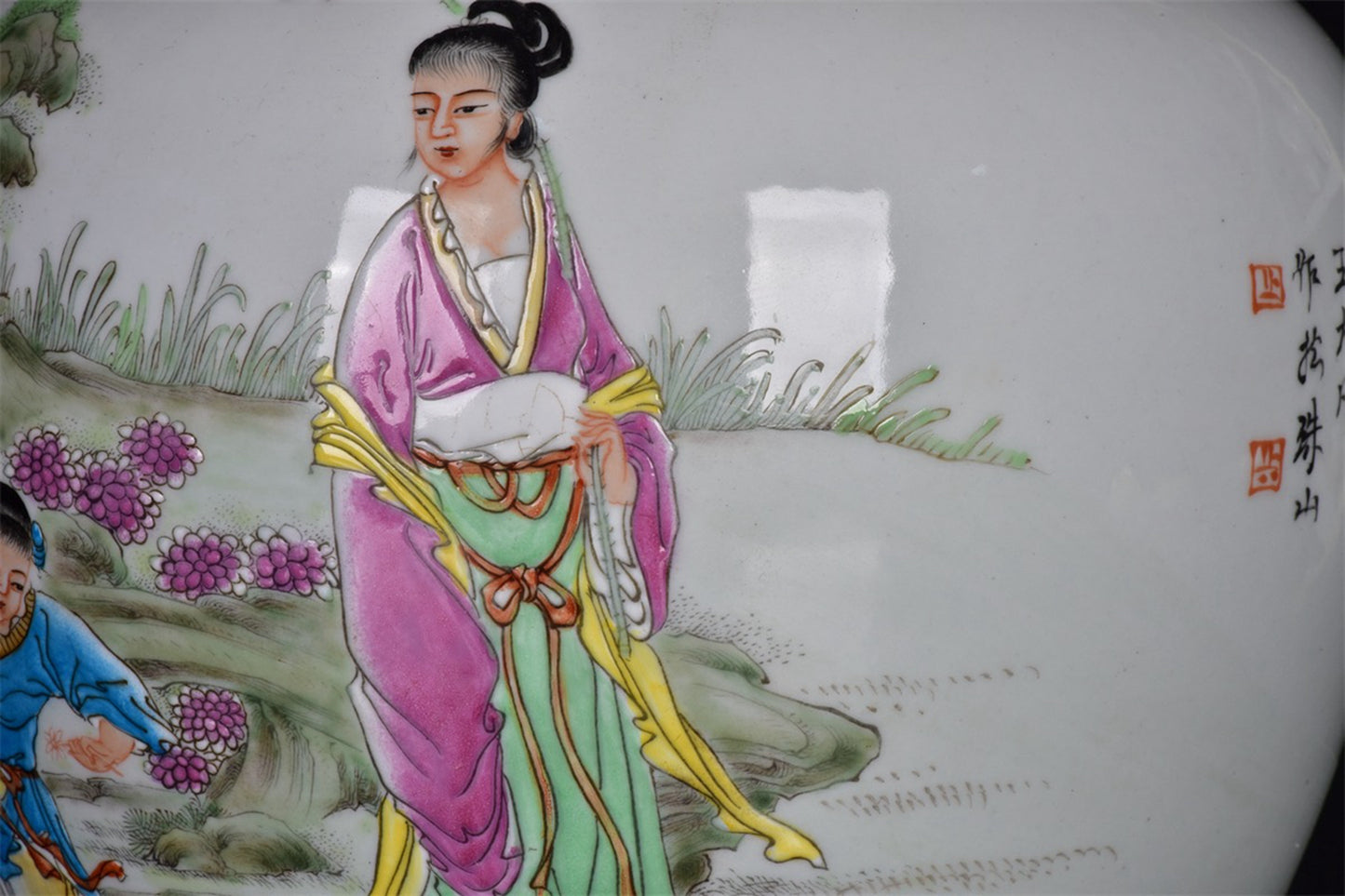 Chinese Antique Eight Immortals Figure Pattern Apple Zun