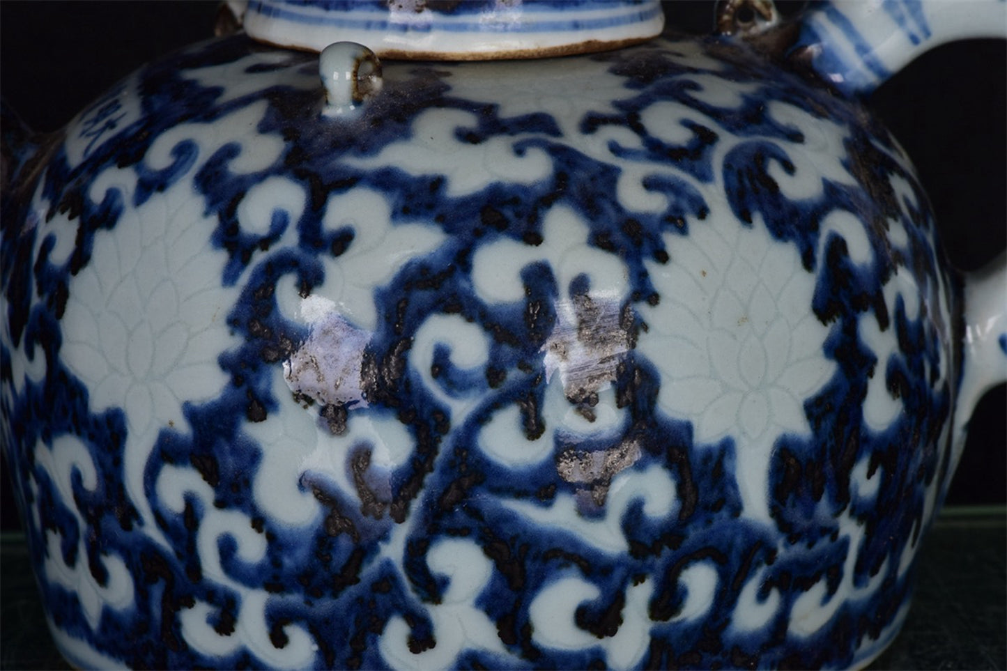 Chinese antique blue and white leaves with tangled branches and floral patterns, three series bamboo pot