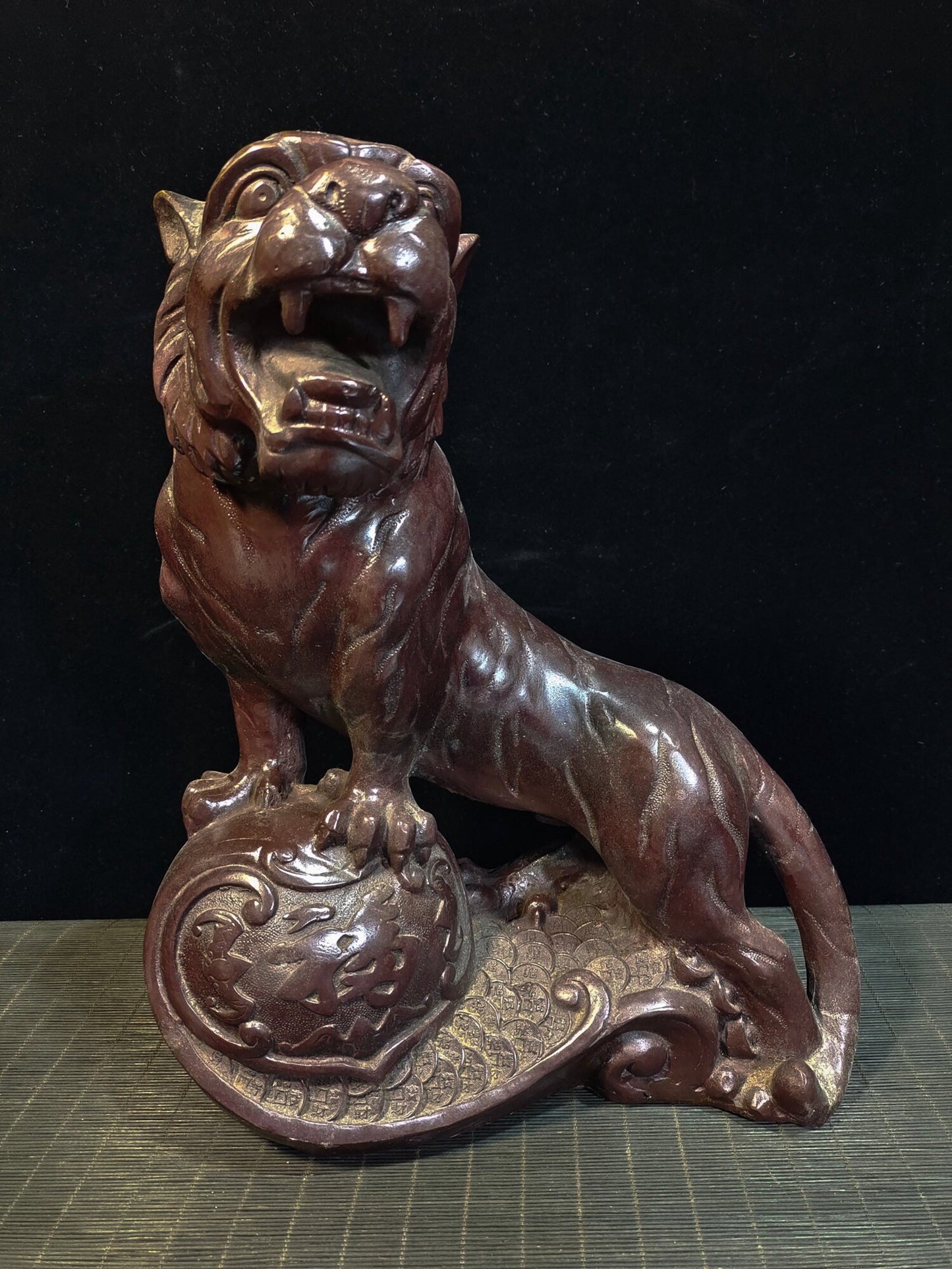 Chinese antique pure copper "Rising Tiger Step by Step"