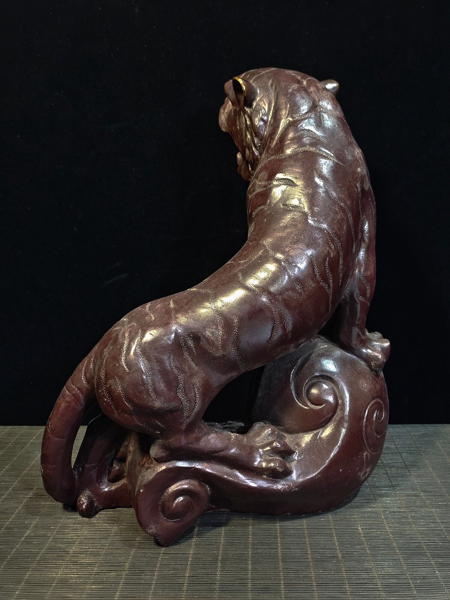 Chinese antique pure copper "Rising Tiger Step by Step"
