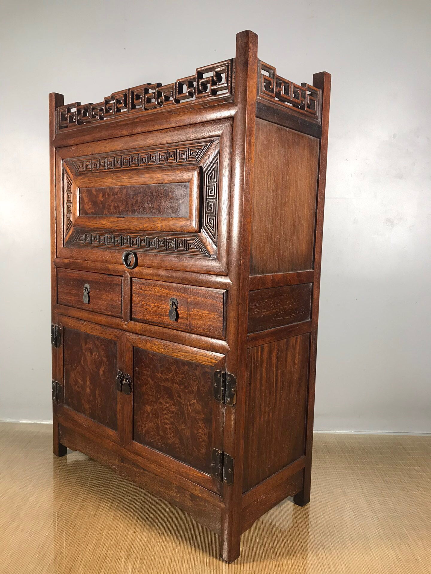 Chinese antique rosewood tea cabinet