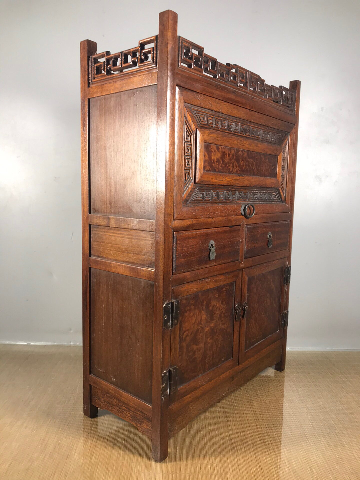 Chinese antique rosewood tea cabinet