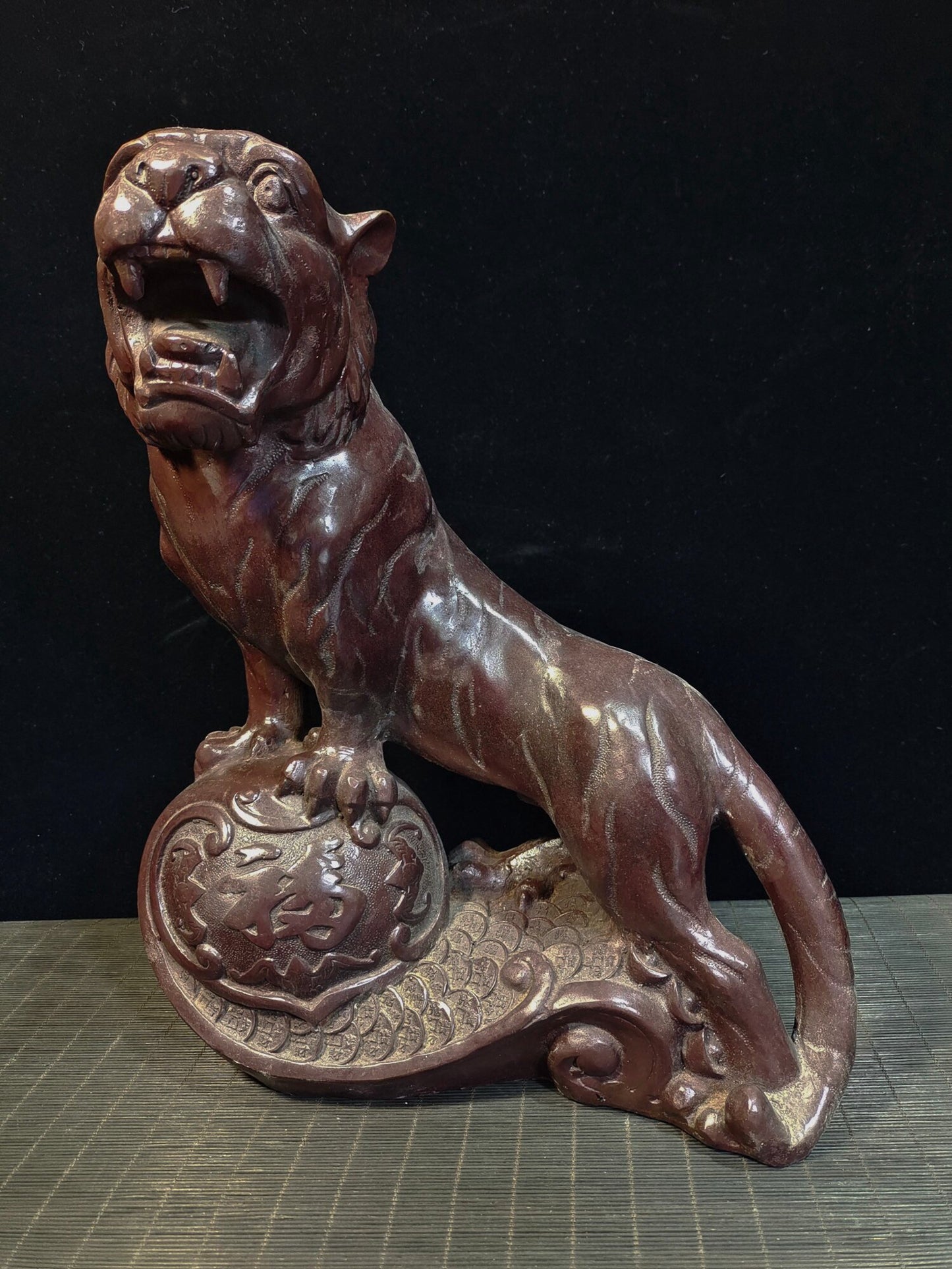 Chinese antique pure copper "Rising Tiger Step by Step"