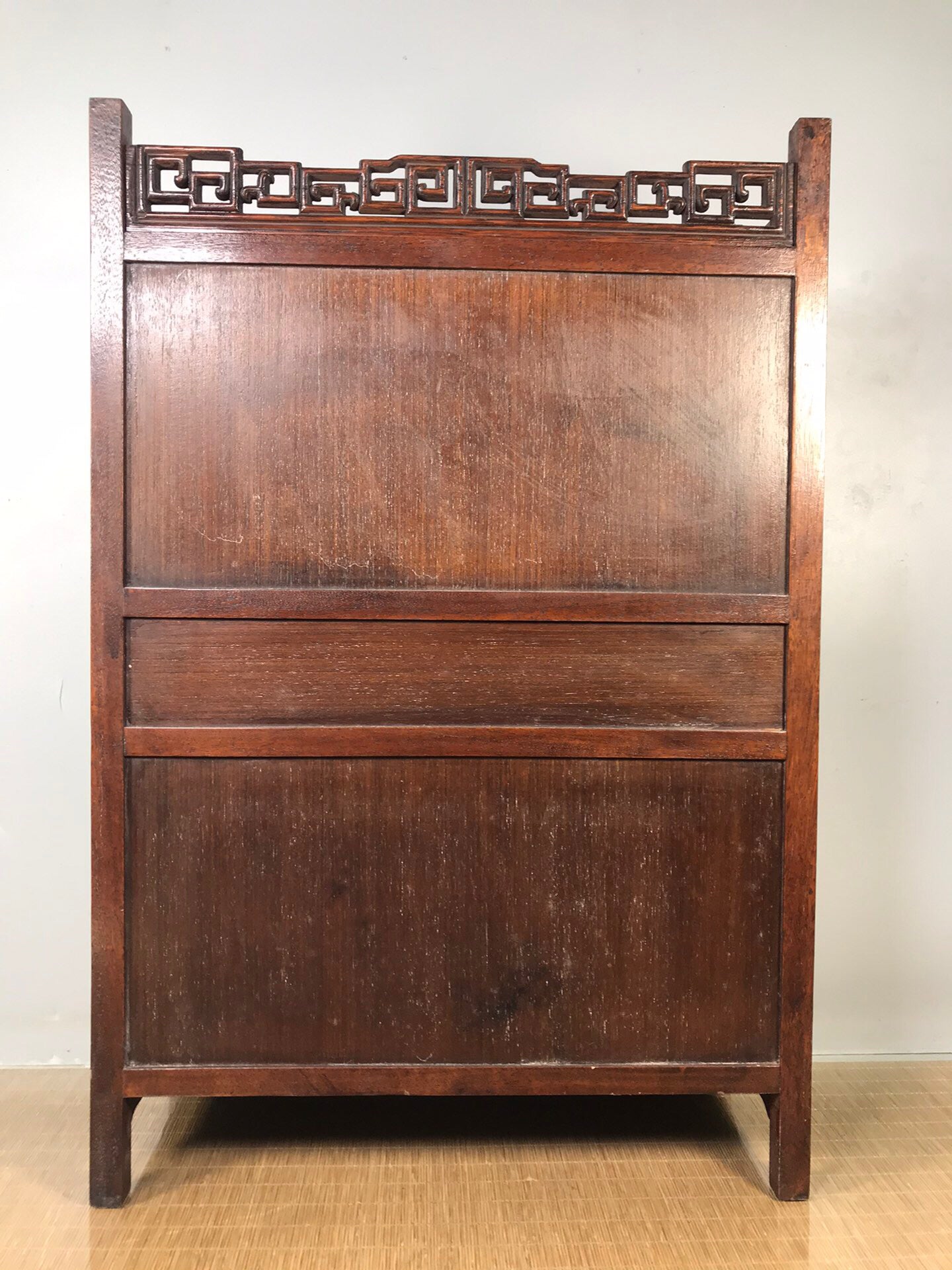 Chinese antique rosewood tea cabinet