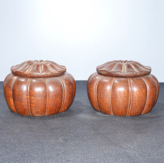 A pair of pear and papaya shaped Go jars