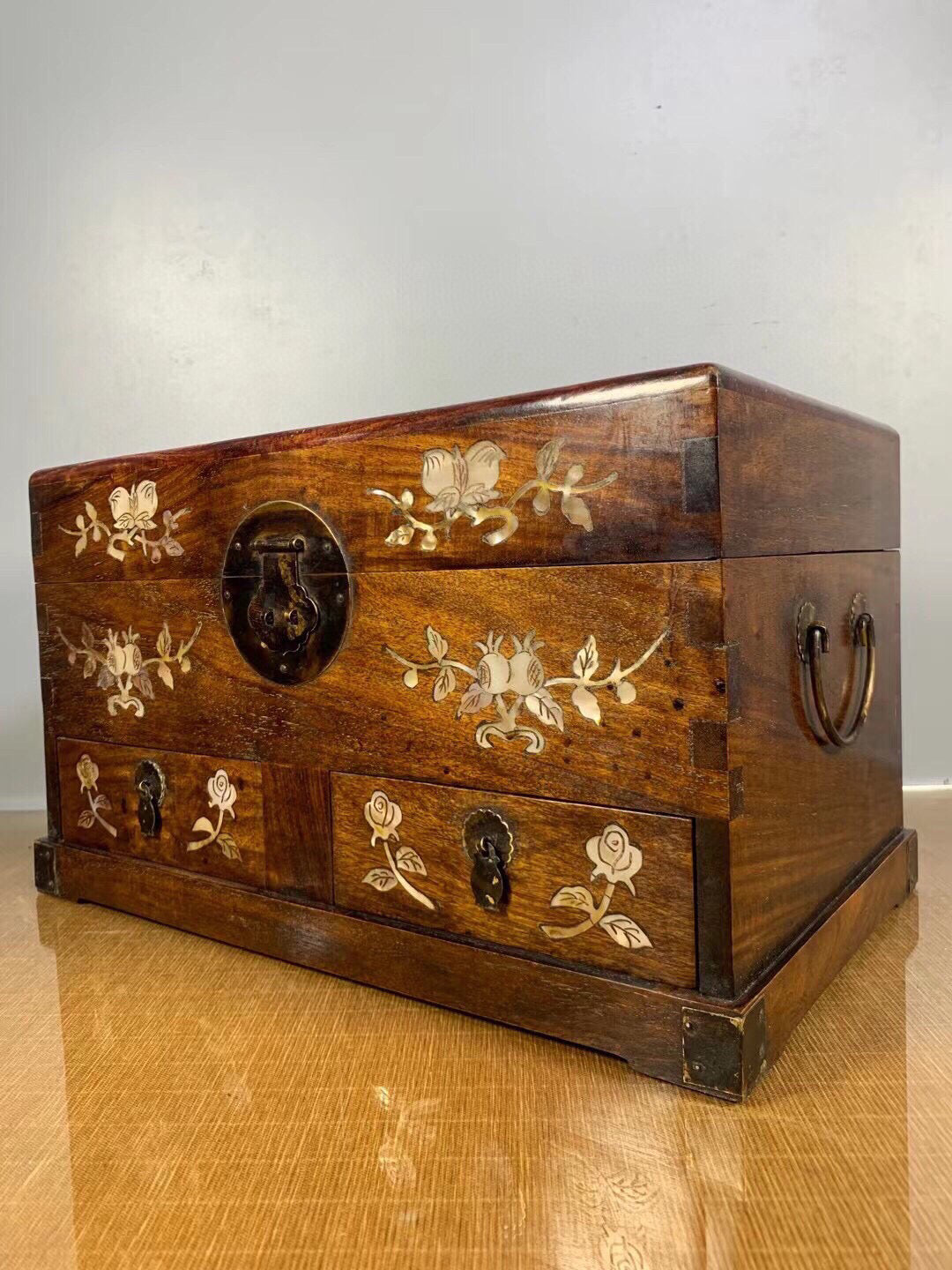 Chinese antique rosewood jewelry box