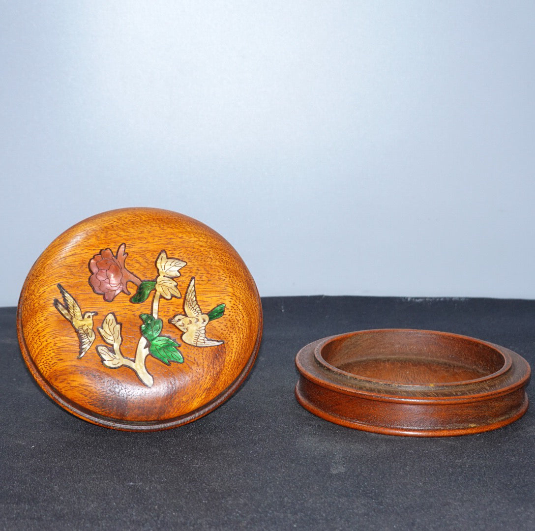 Pear wood inlaid shell jewelry box