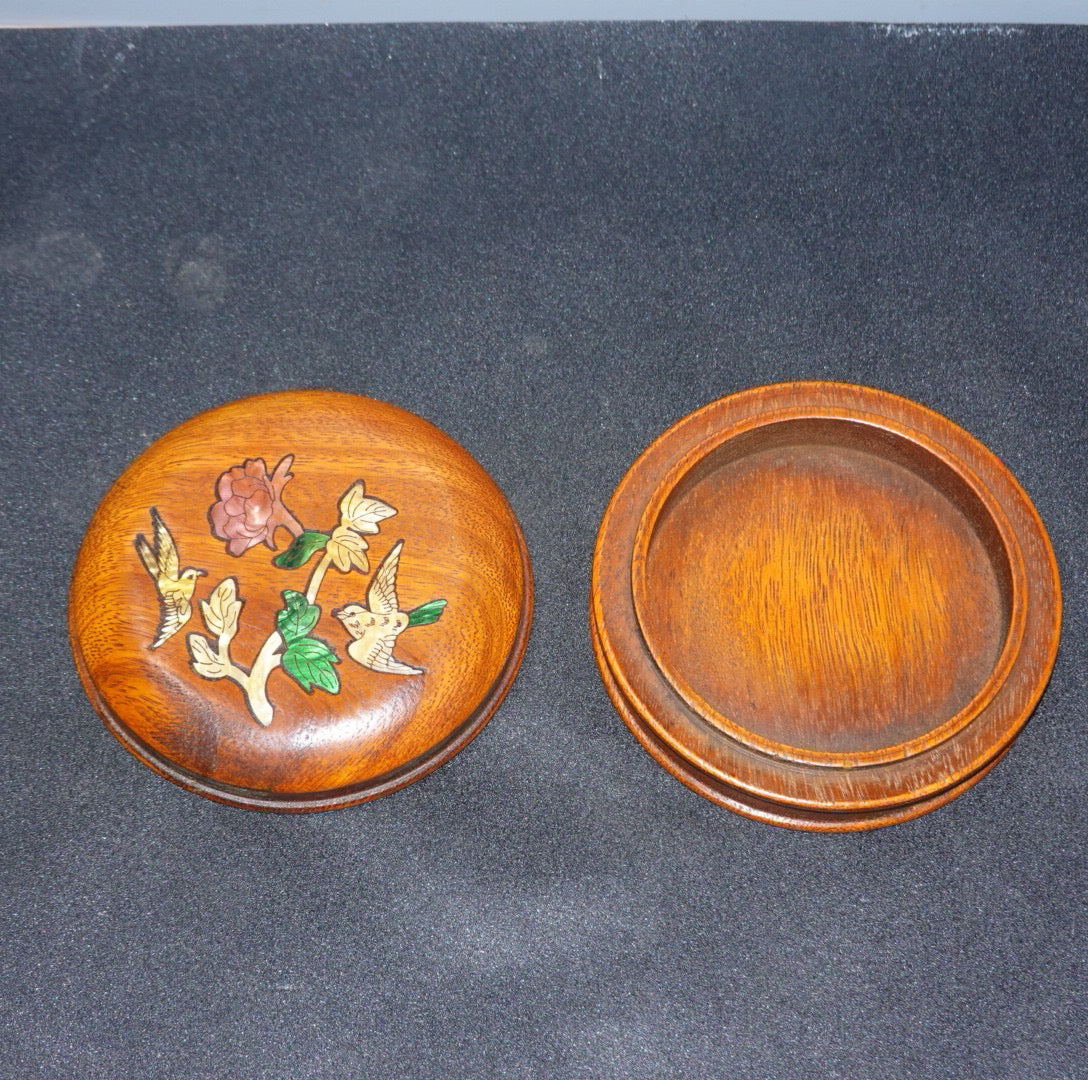 Pear wood inlaid shell jewelry box