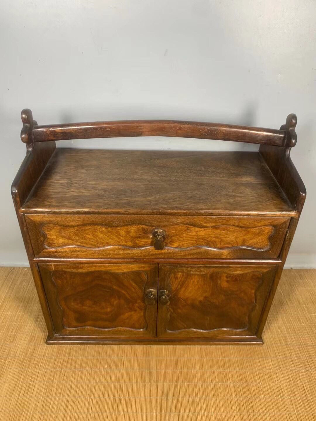 Chinese antique pear wood lifting beam box