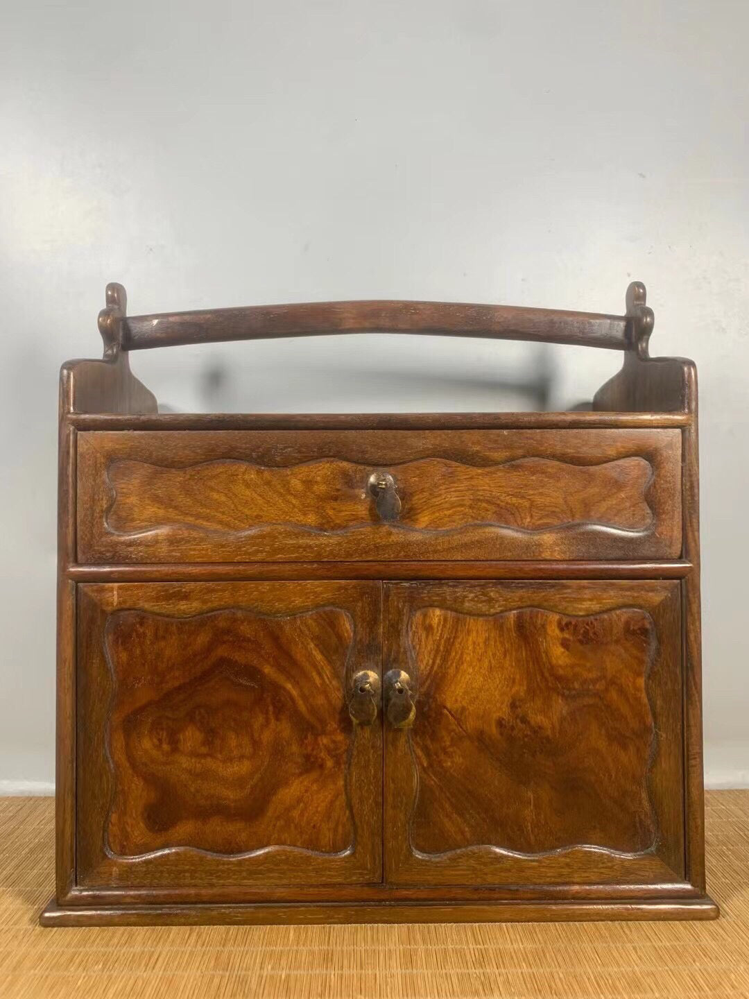 Chinese antique pear wood lifting beam box