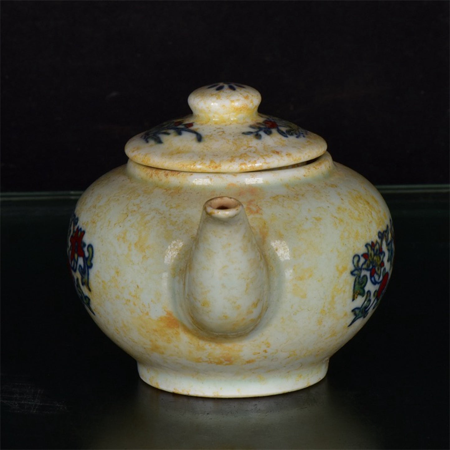 Chinese Antique Doucai Flower Pattern Pot