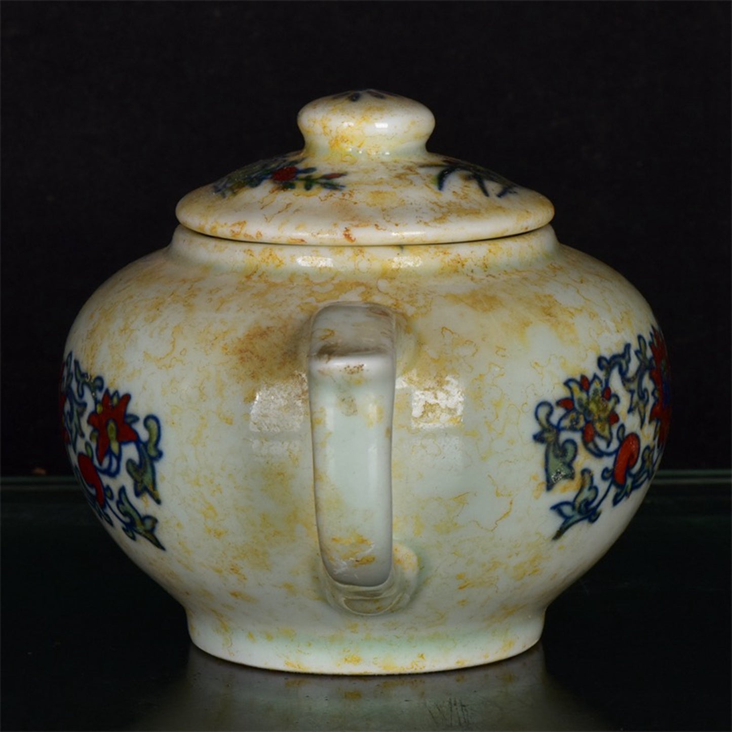 Chinese Antique Doucai Flower Pattern Pot
