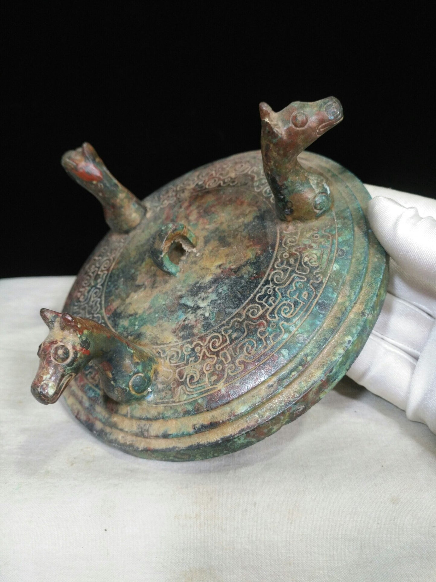 Chinese antique "Three Horse Headed Round Cauldron"