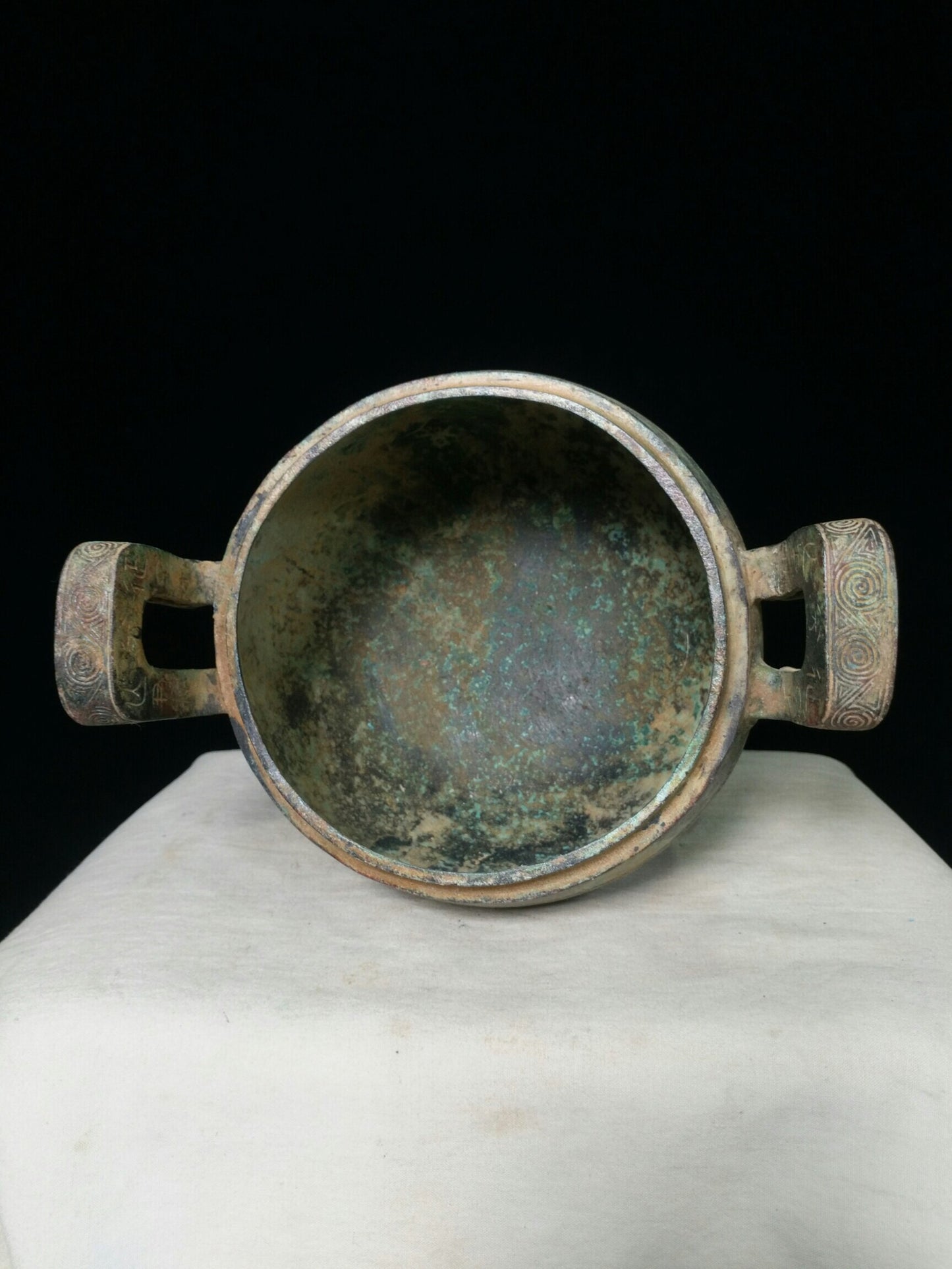 Chinese antique "Three Horse Headed Round Cauldron"