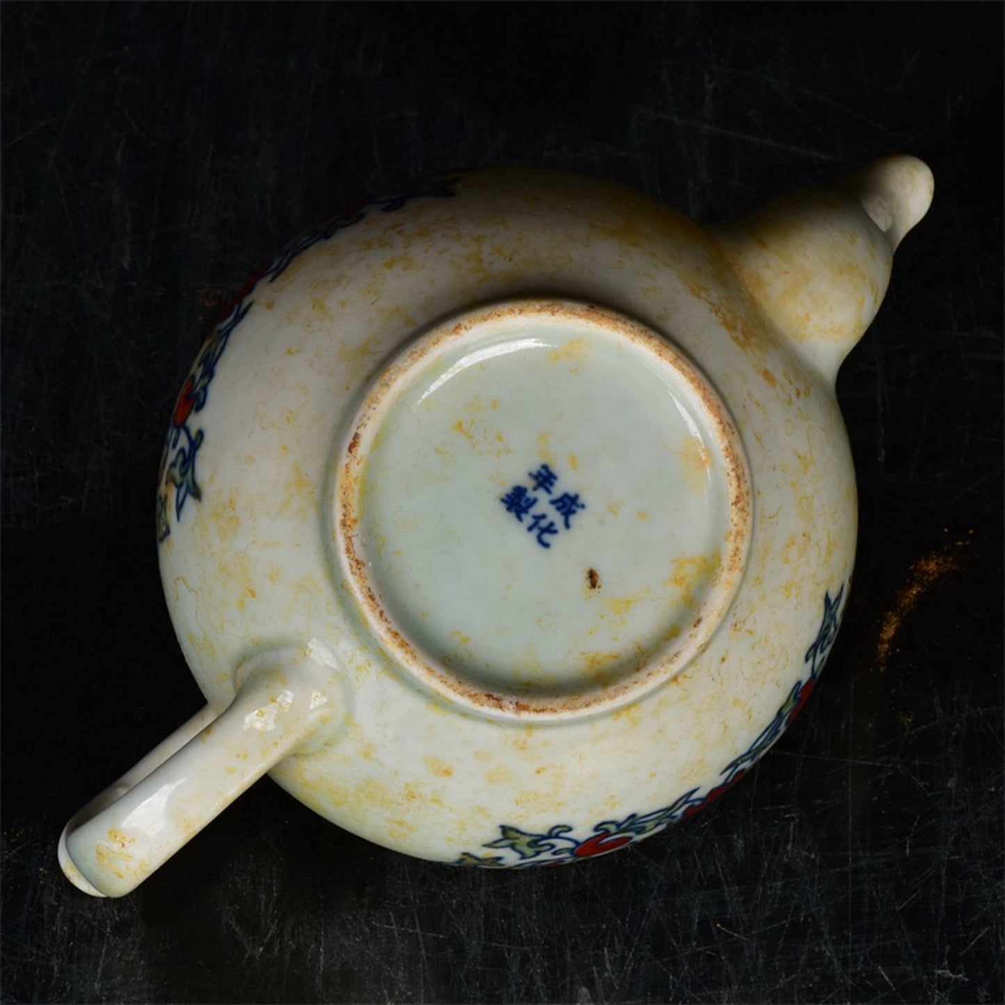 Chinese Antique Doucai Flower Pattern Pot
