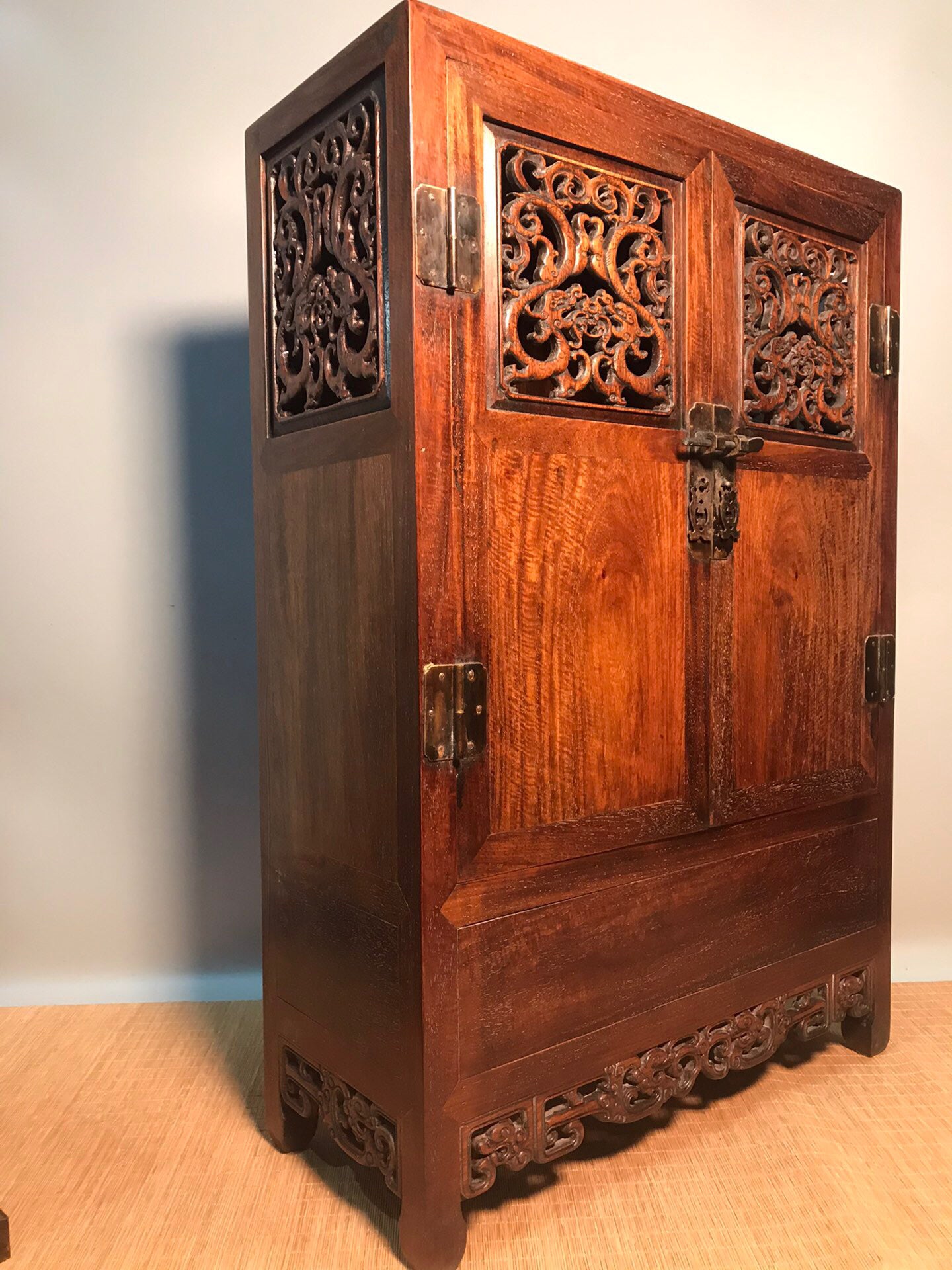 Chinese antique rosewood cabinet