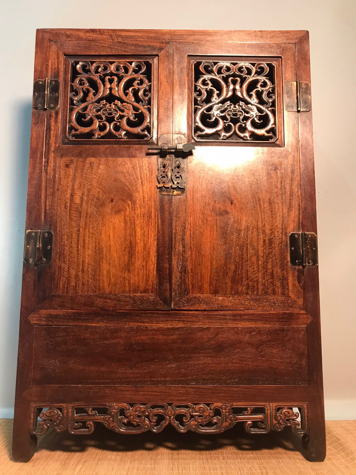 Chinese antique rosewood cabinet