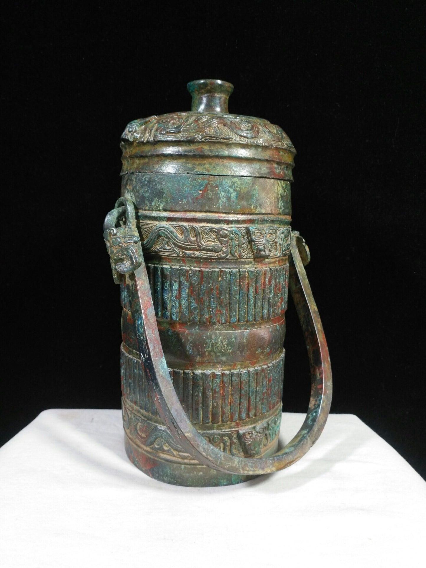 Chinese antique bronze "cylindrical ribbed lifting beam You"