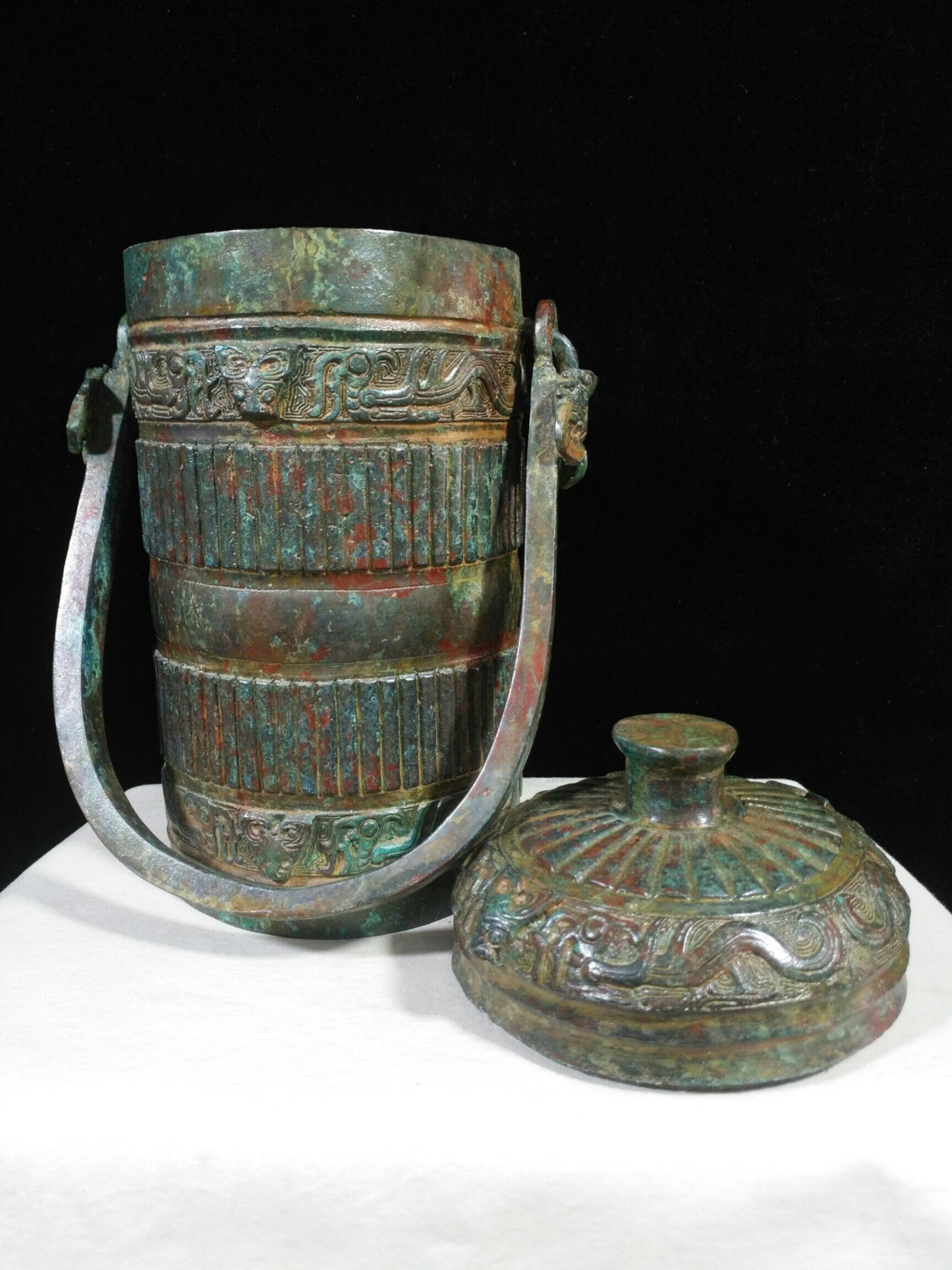 Chinese antique bronze "cylindrical ribbed lifting beam You"