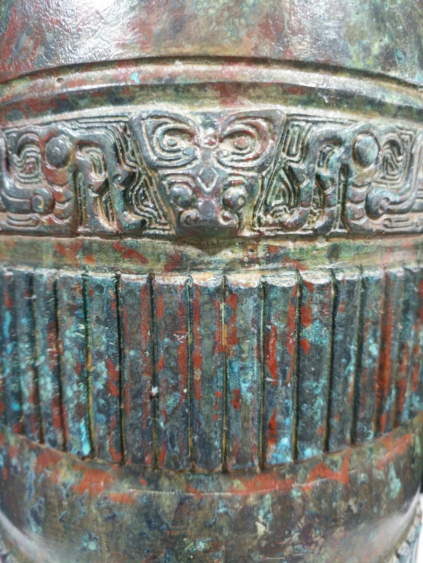 Chinese antique bronze "cylindrical ribbed lifting beam You"