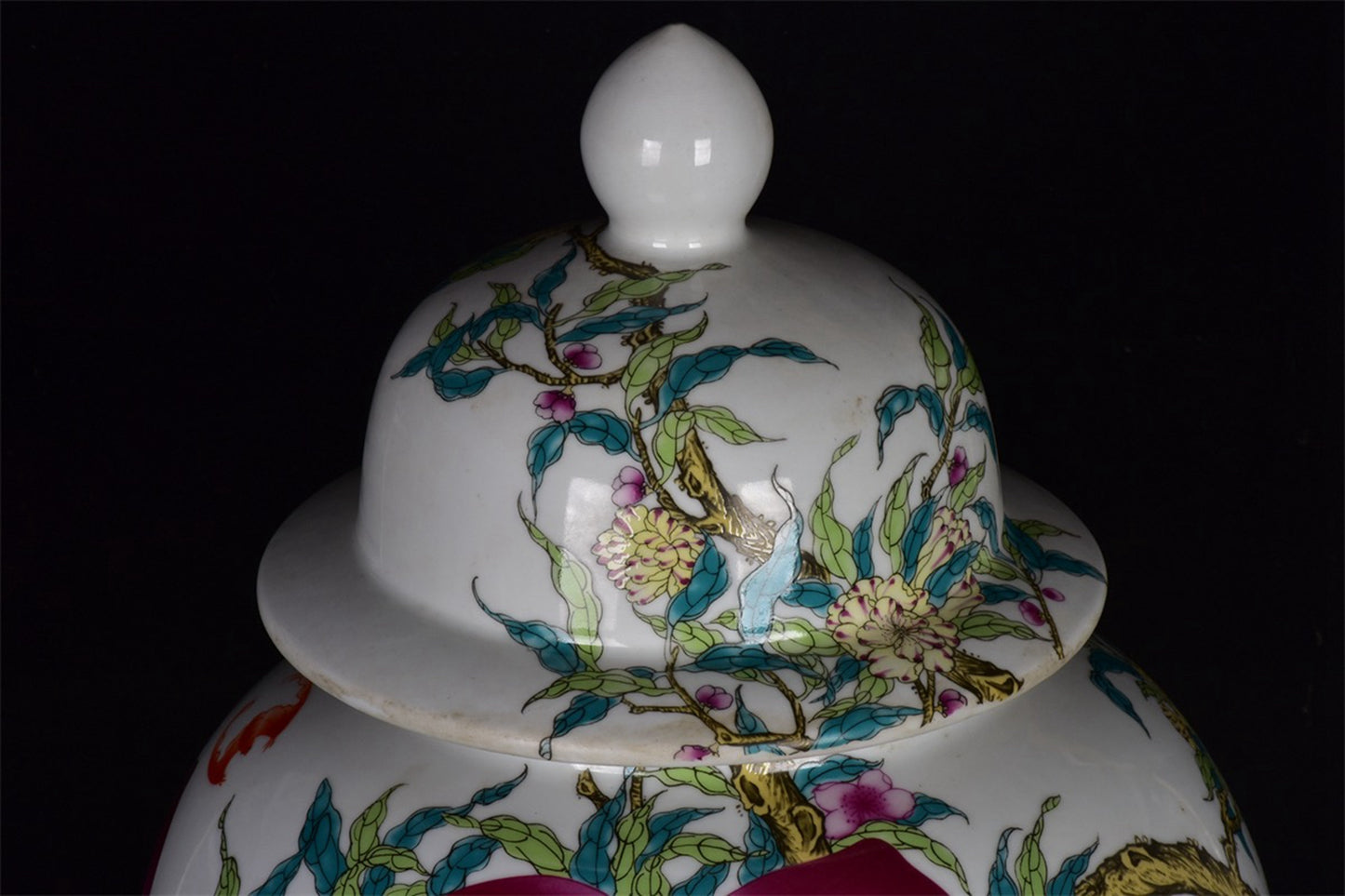 Chinese Antique Pink Nine Peach General Jar