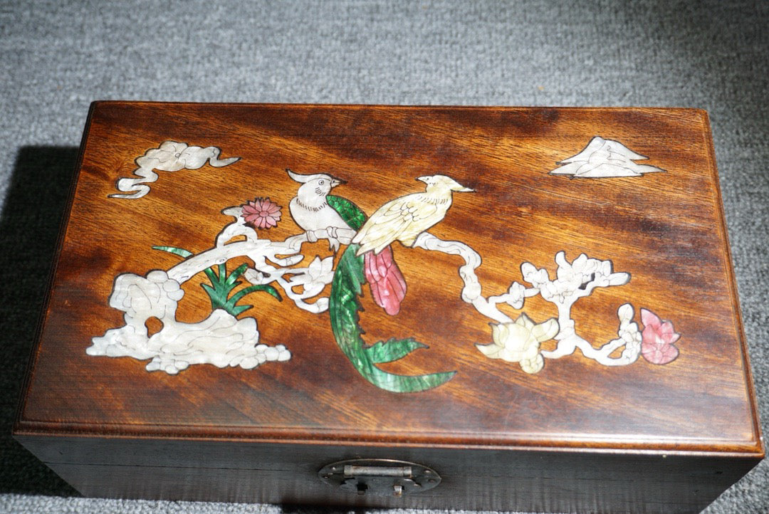 Chinese antique rosewood inlaid shell box