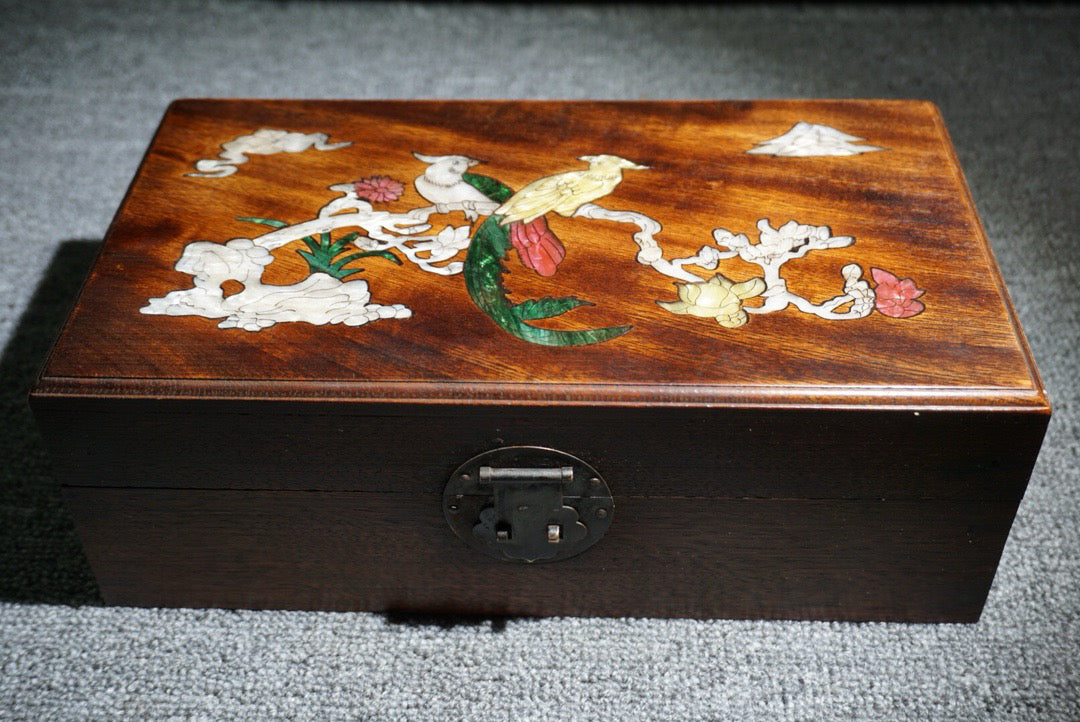 Chinese antique rosewood inlaid shell box