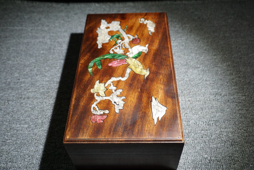 Chinese antique rosewood inlaid shell box