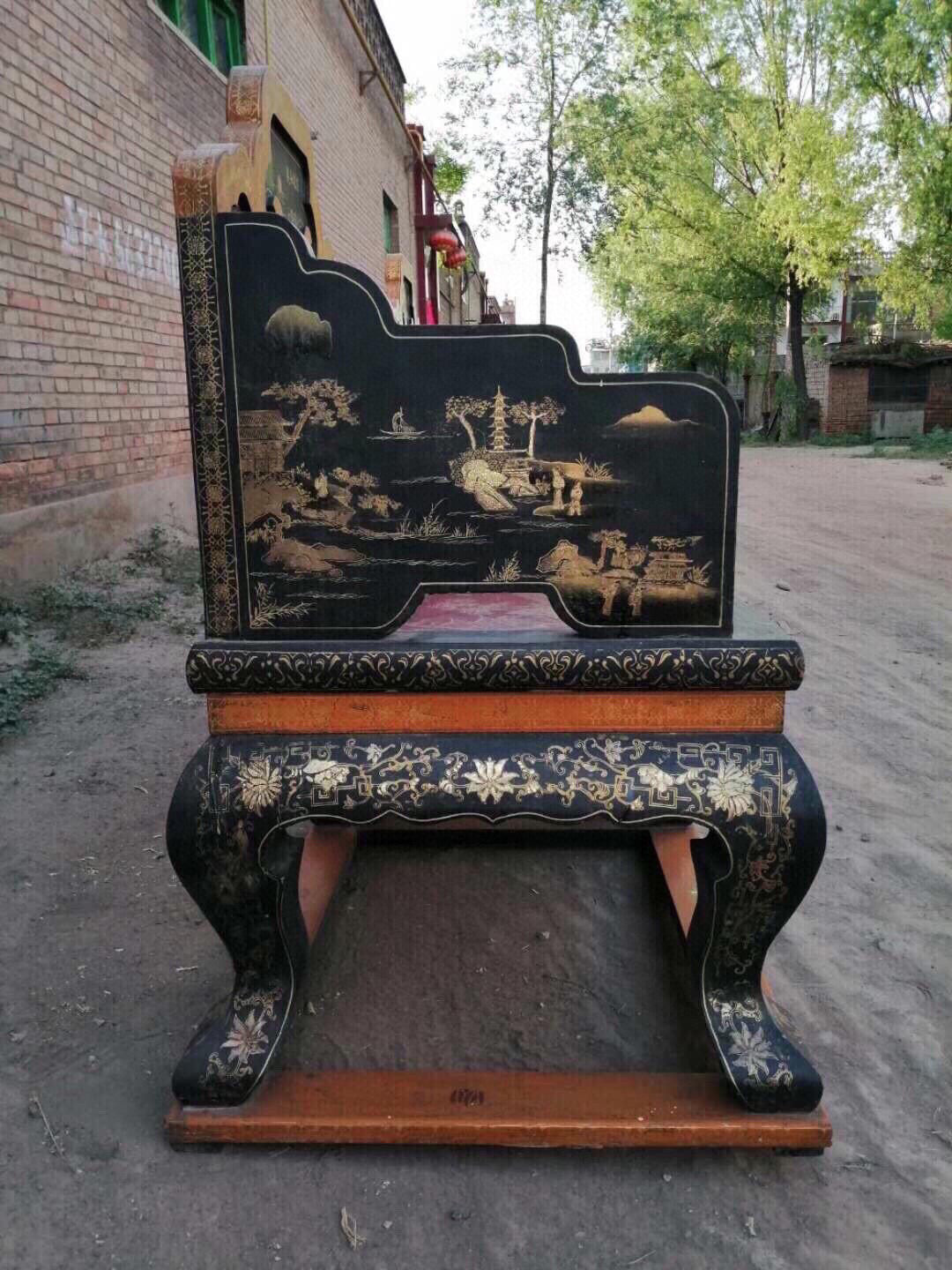 A set of Chinese antique rosewood throne