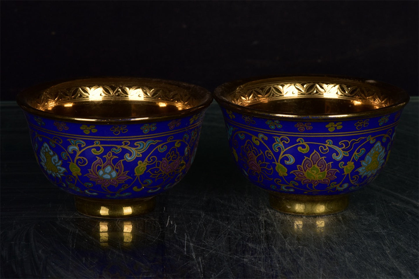 Chinese Antique Flower Pattern Gilded Hand Pressing Cup