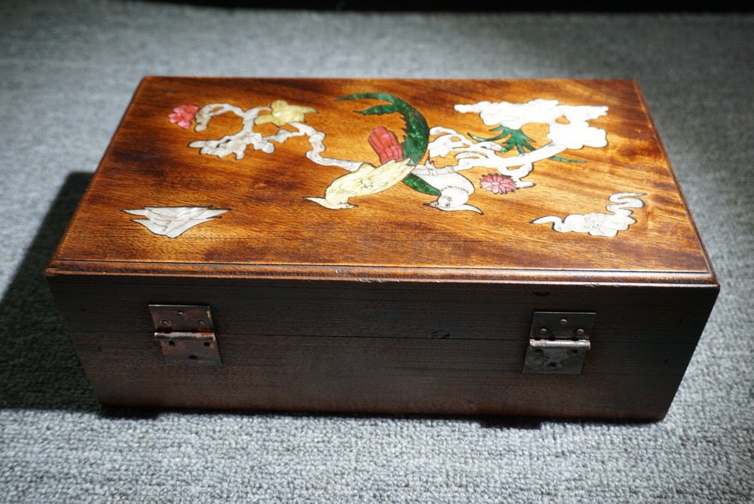 Chinese antique rosewood inlaid shell box