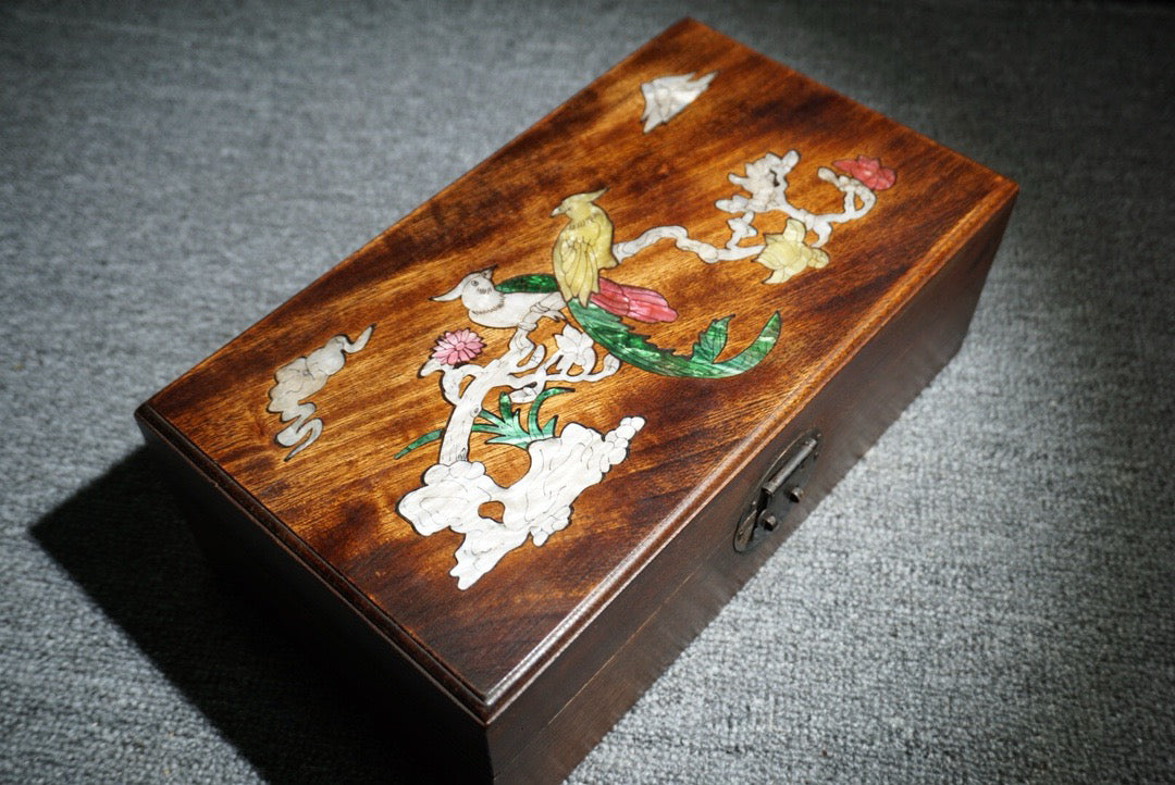 Chinese antique rosewood inlaid shell box