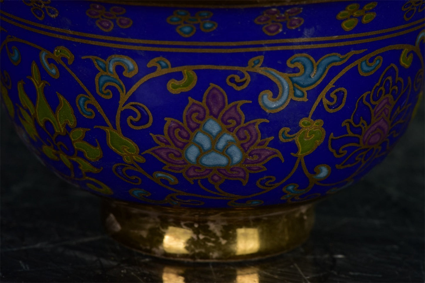 Chinese Antique Flower Pattern Gilded Hand Pressing Cup