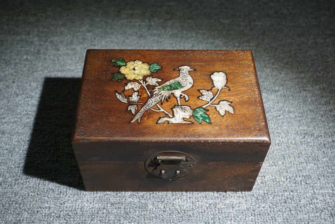 Chinese antique rosewood inlaid shell box