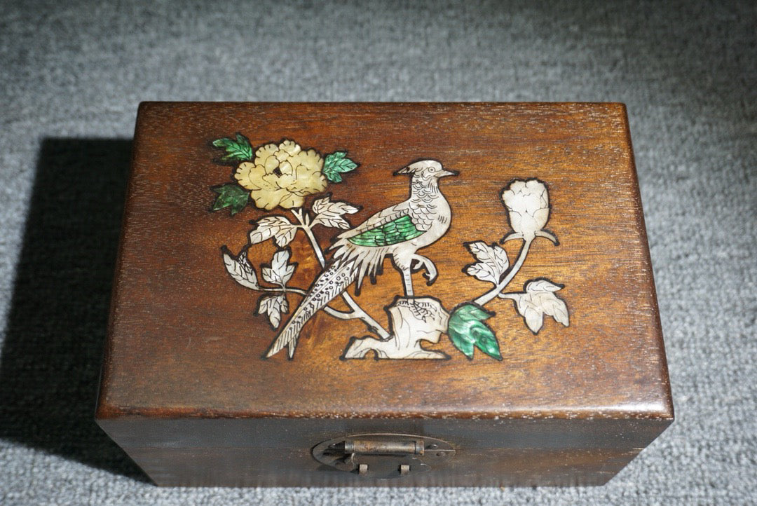 Chinese antique rosewood inlaid shell box