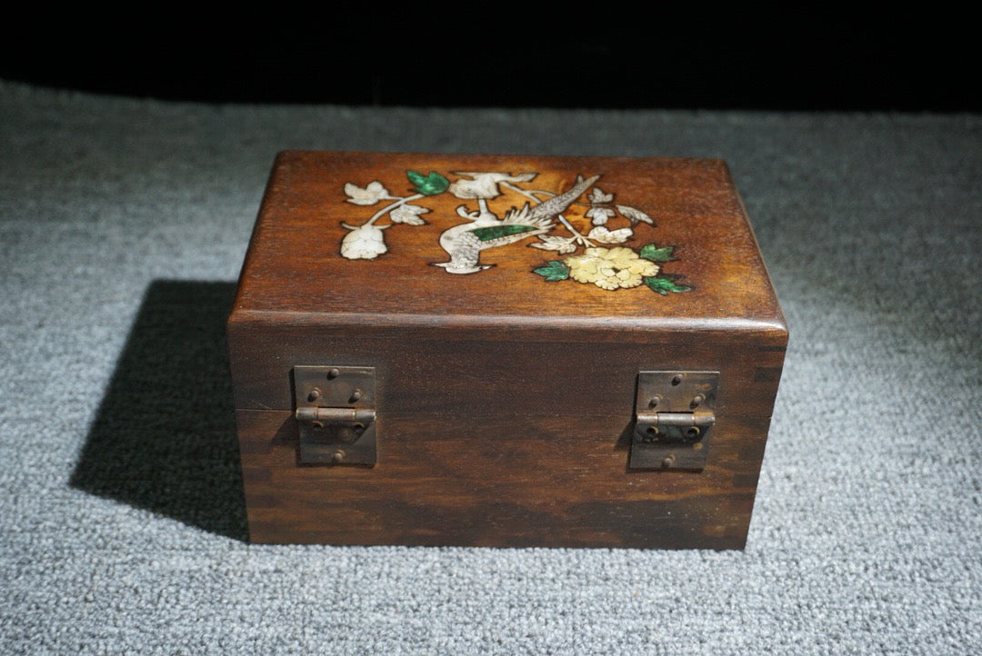 Chinese antique rosewood inlaid shell box