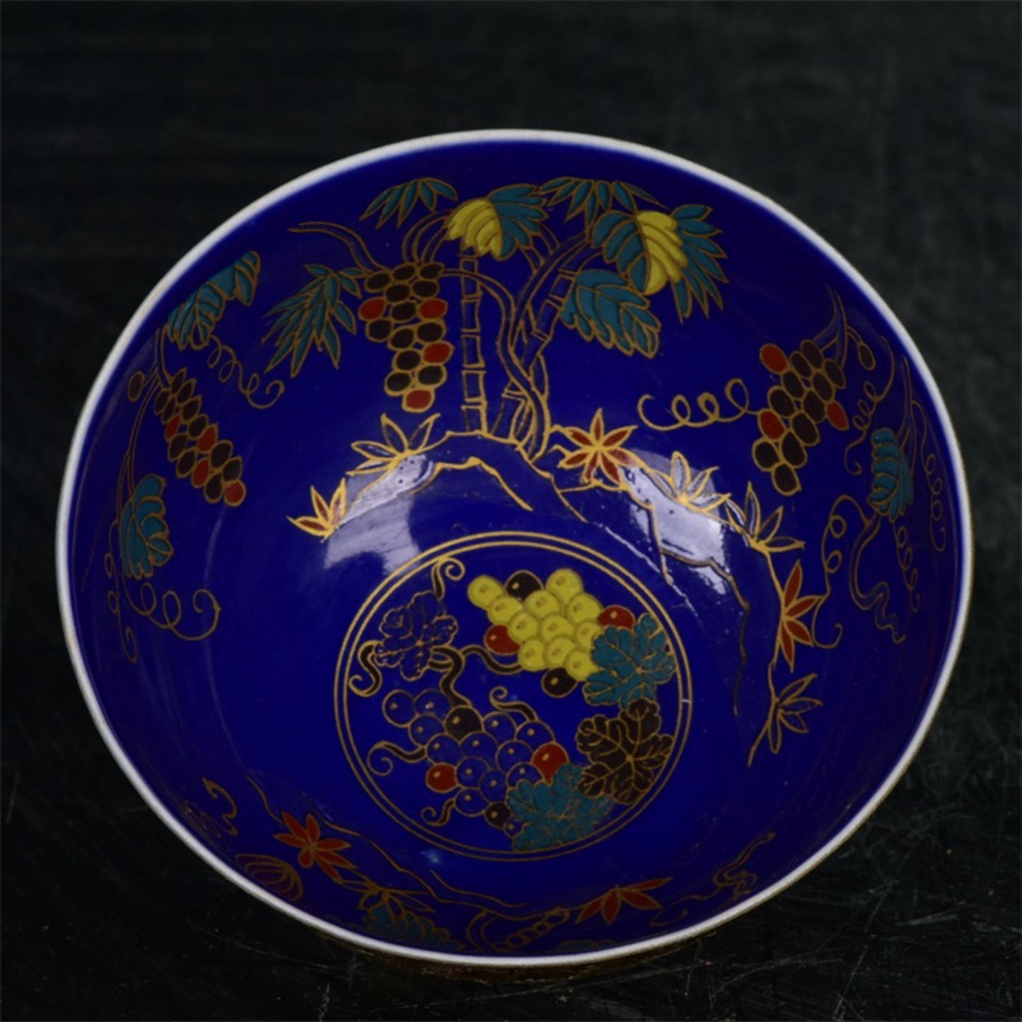 Chinese Antique Grape Pattern Cup