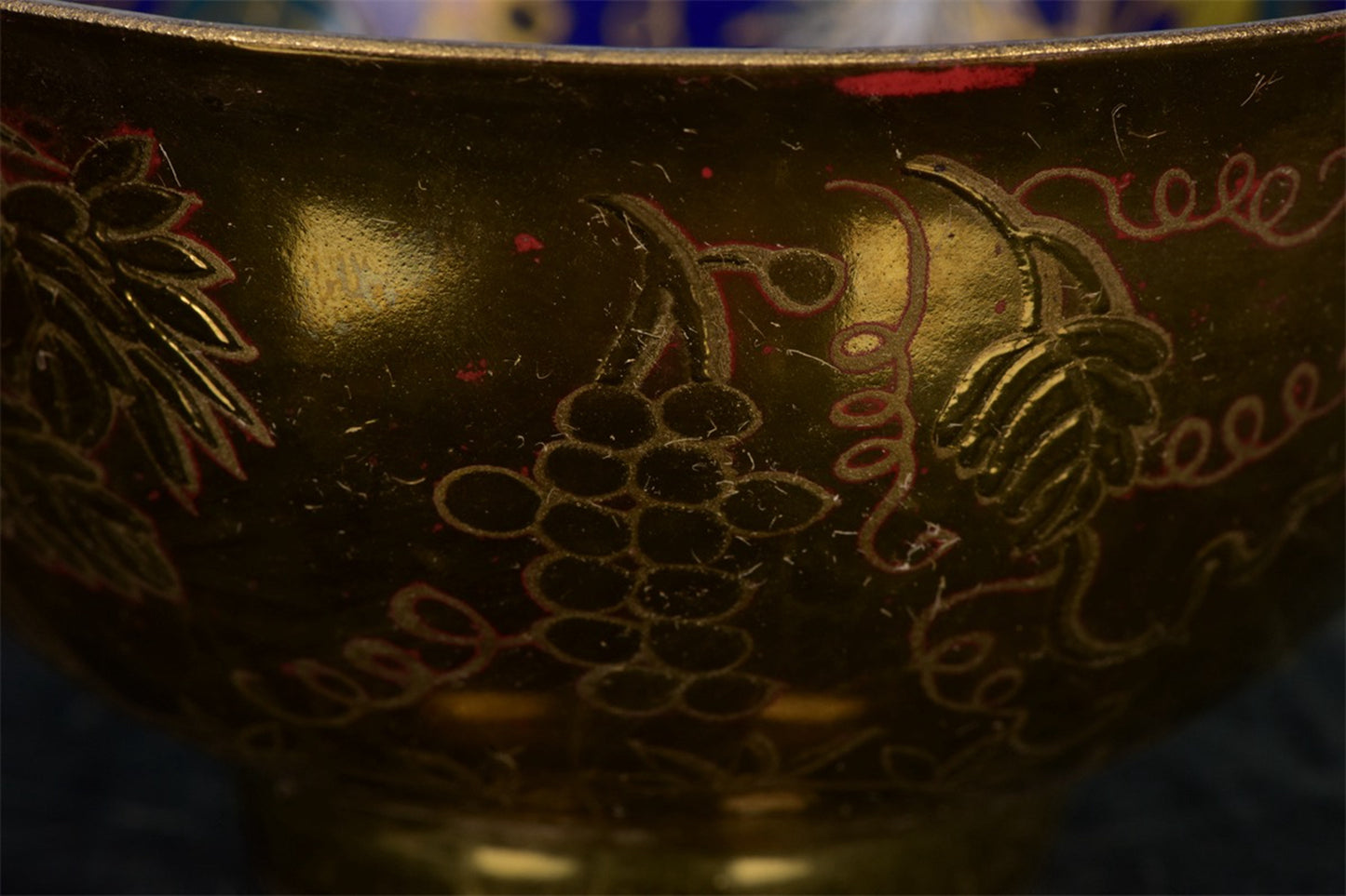 Chinese Antique Grape Pattern Cup