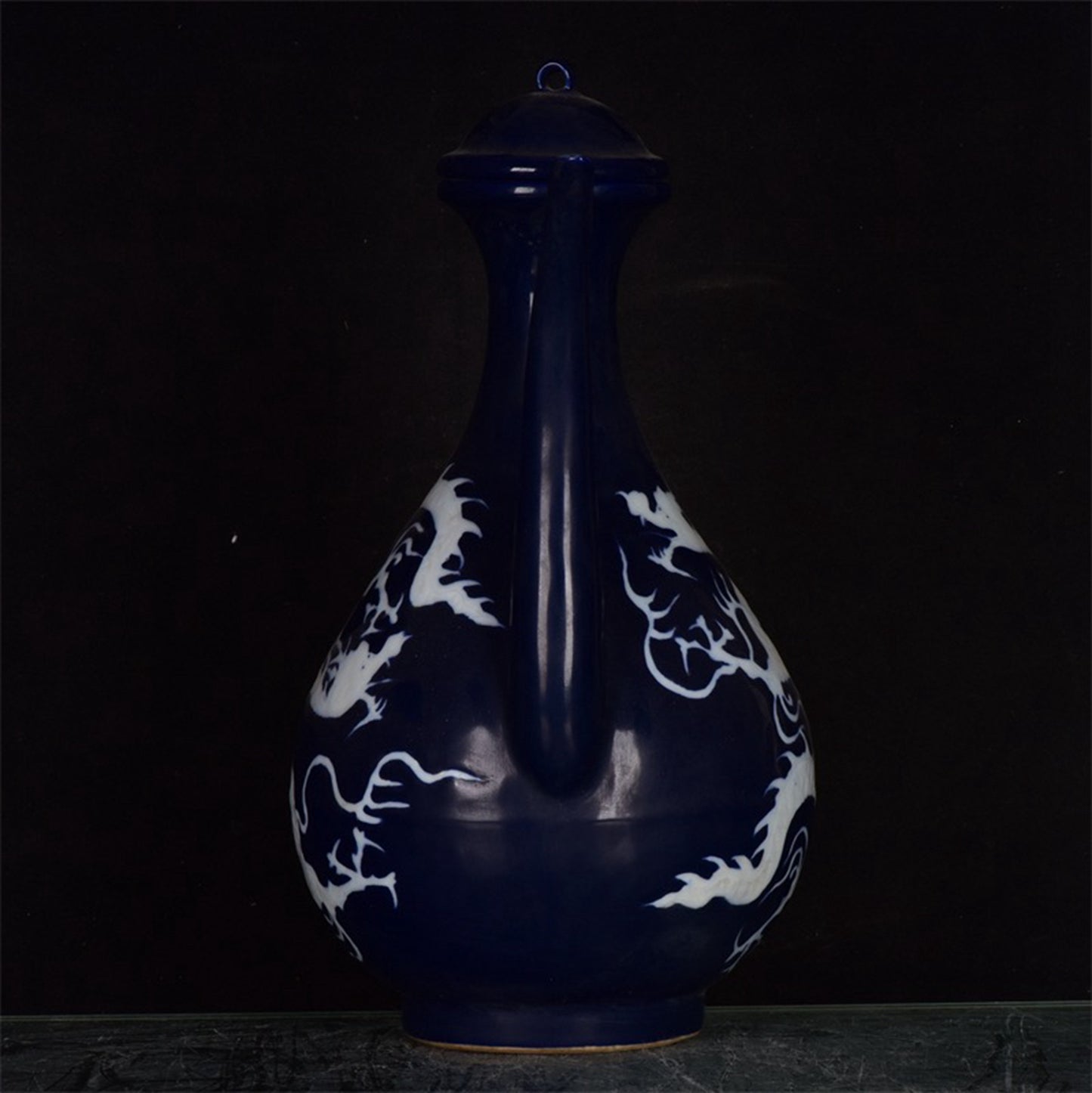 Chinese Antique Blue Leaving White Dragon Pattern Pear shaped Pot