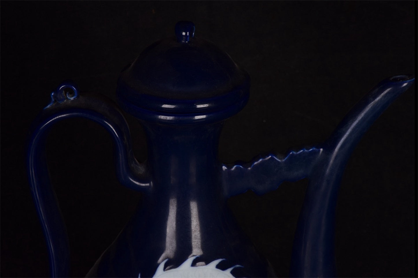 Chinese Antique Blue Leaving White Dragon Pattern Pear shaped Pot