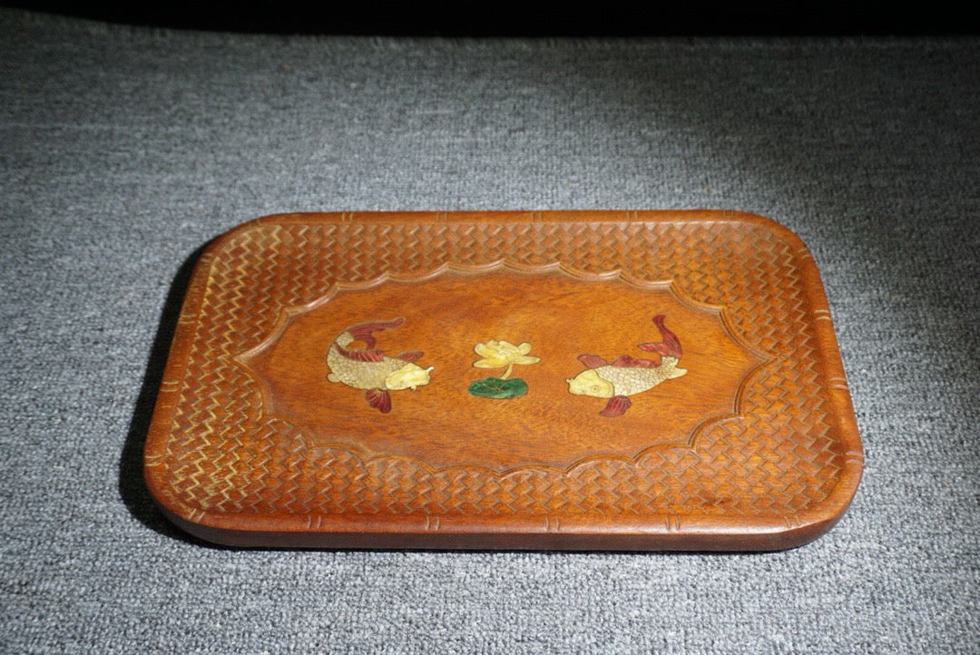 Chinese antique rosewood inlaid with seashells, with over a year of tea plates