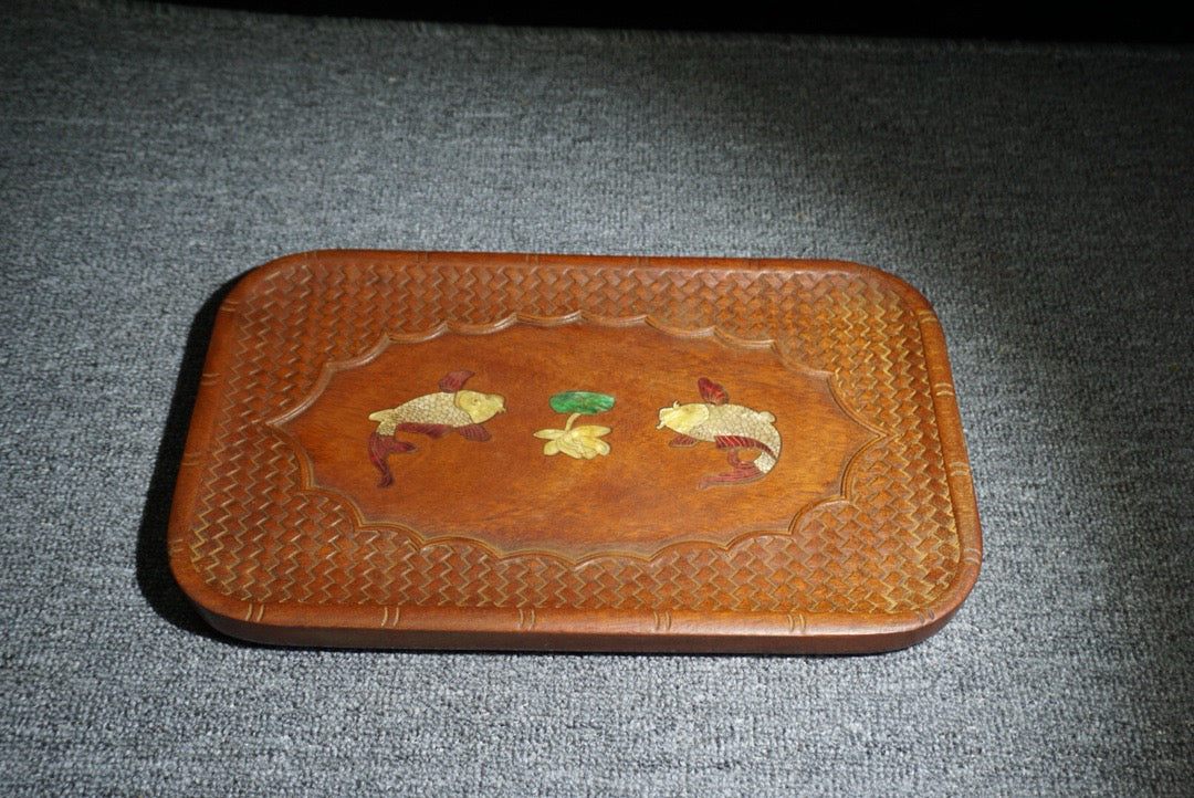 Chinese antique rosewood inlaid with seashells, with over a year of tea plates