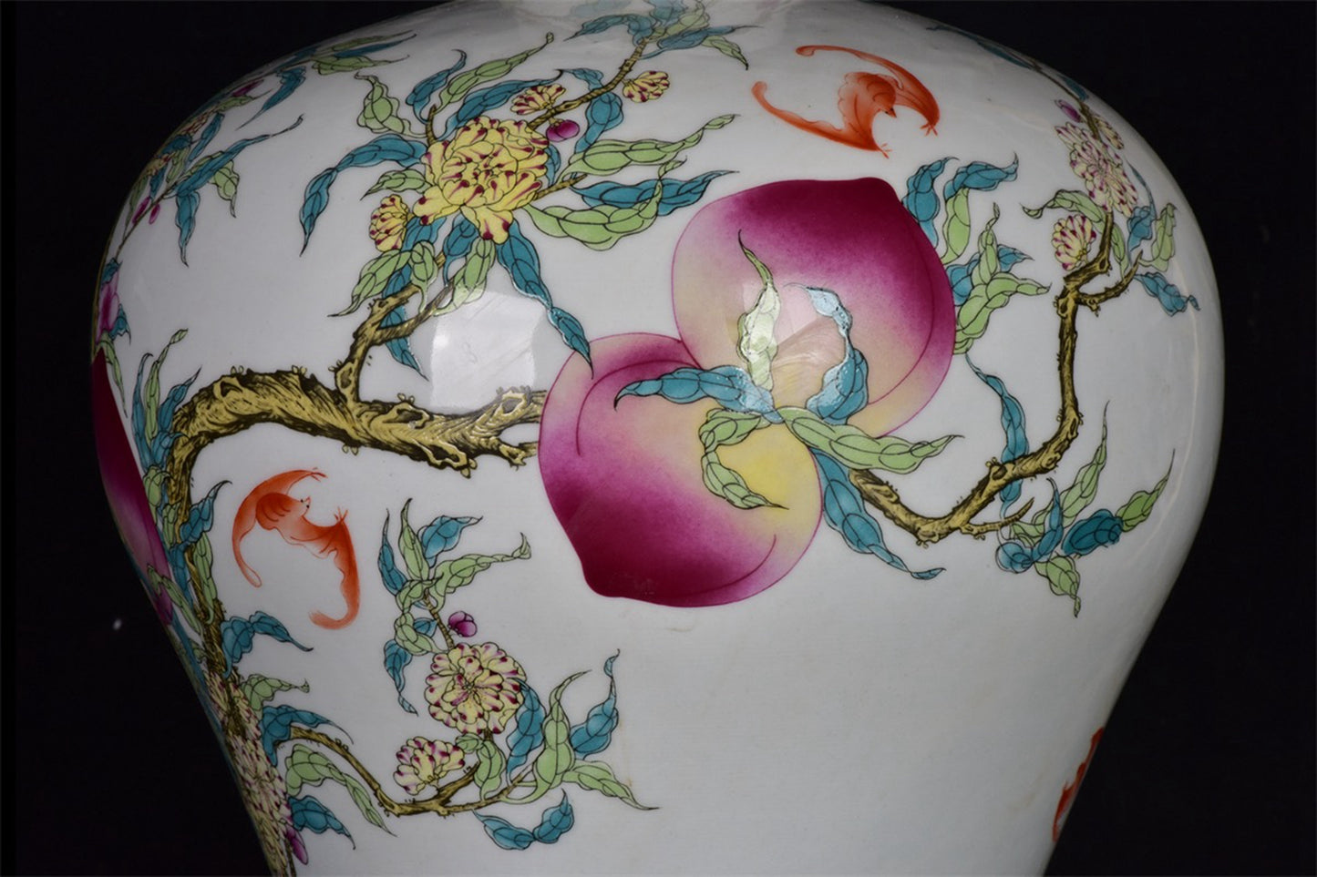 Chinese Antique Pink Nine Peach Plum Vase