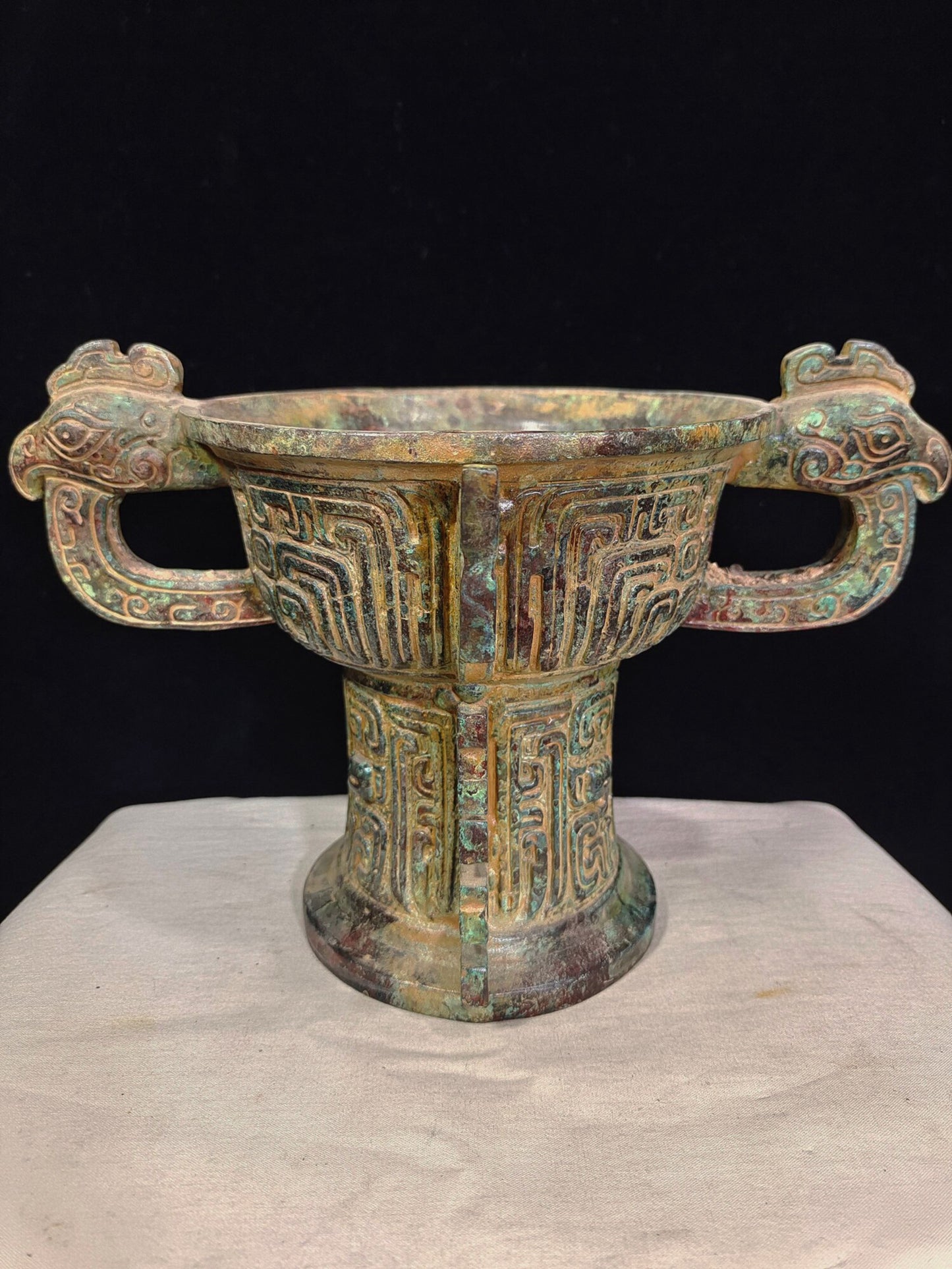 Chinese antique bronze "The First Gui of the Wind Bird in the Wind"